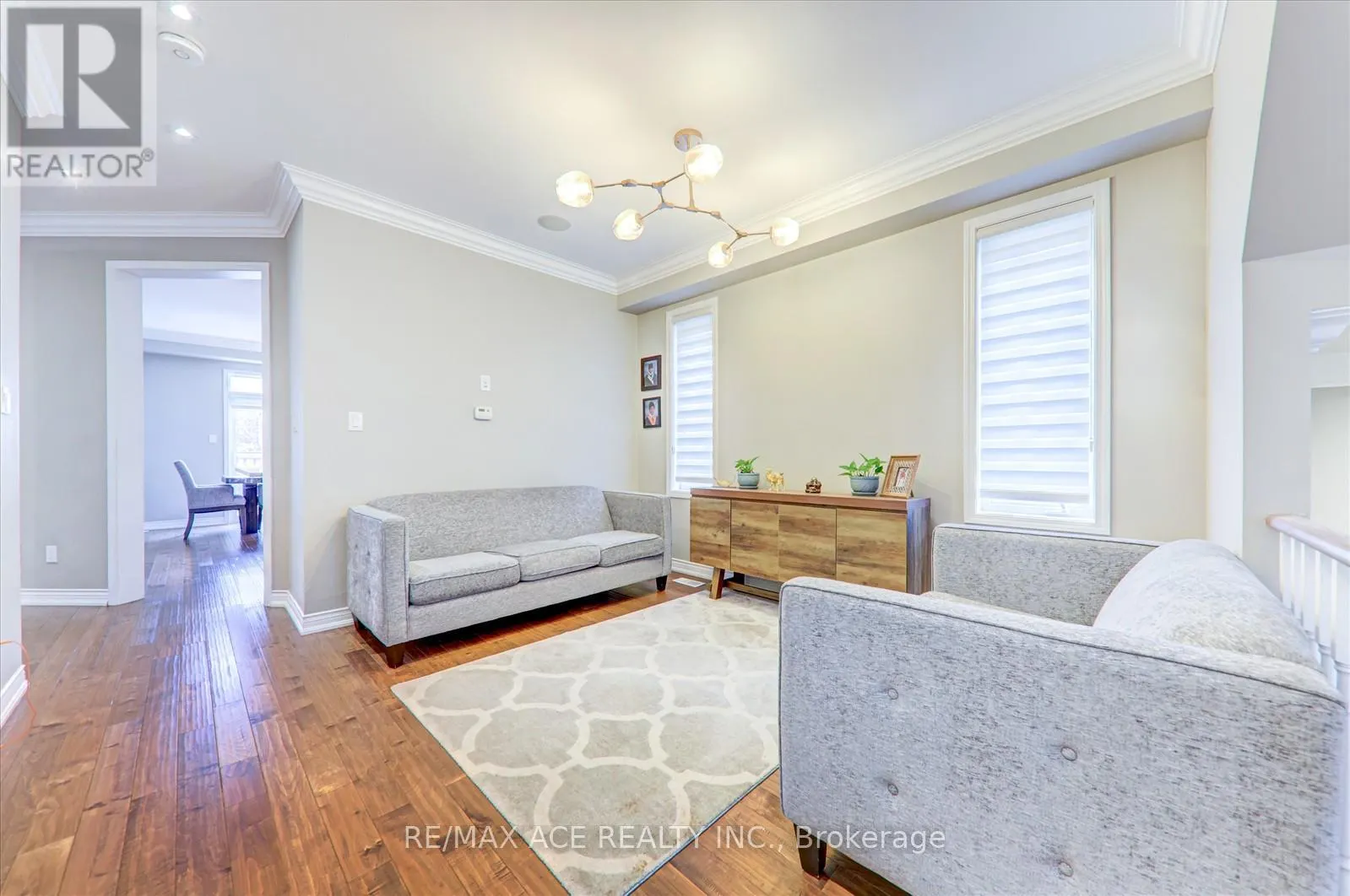 56 STOCKELL CRESCENT