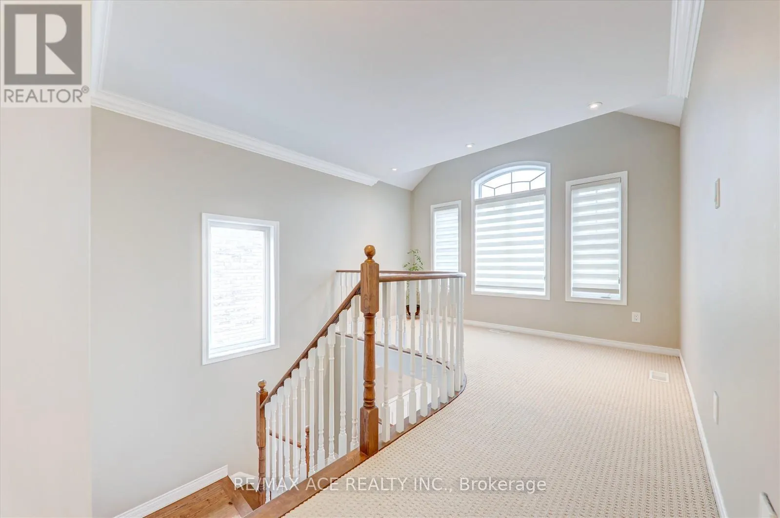 56 STOCKELL CRESCENT