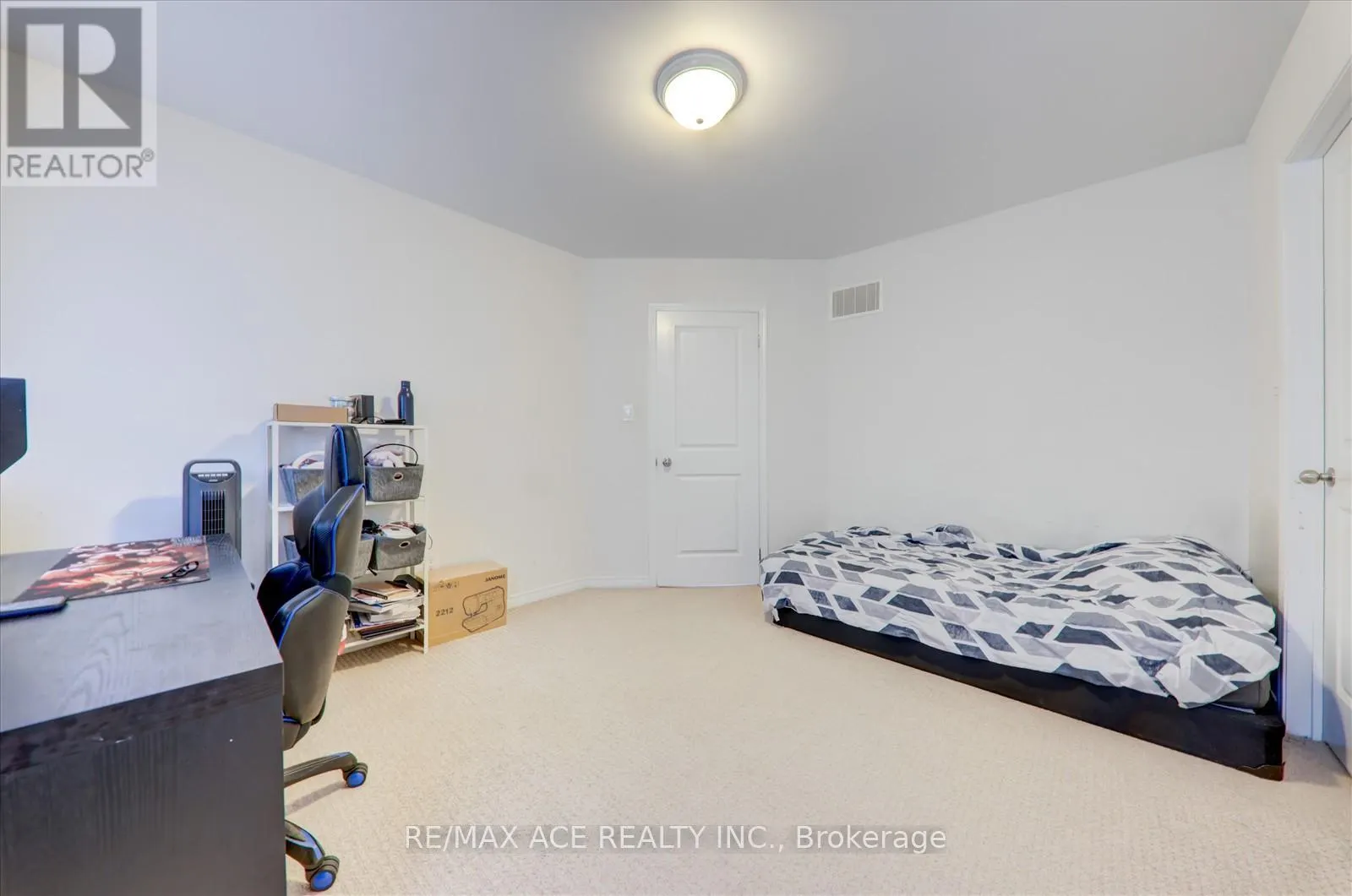 56 STOCKELL CRESCENT