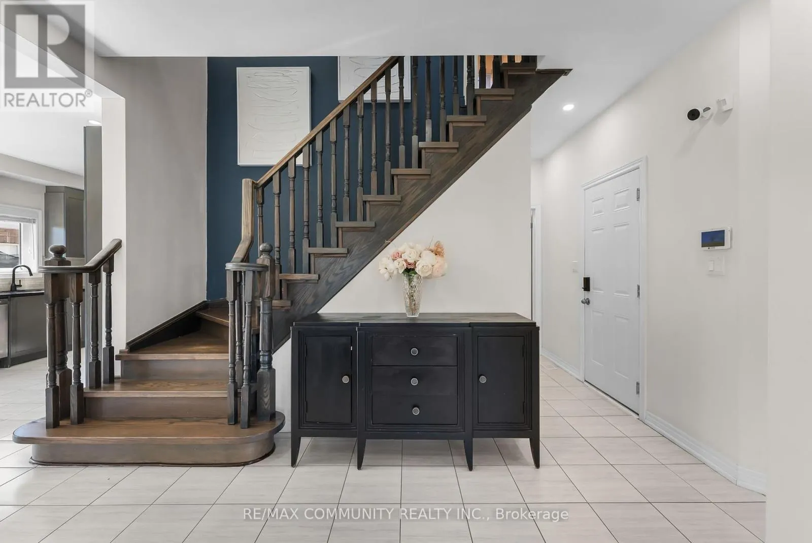 279 KENNETH COLE DRIVE