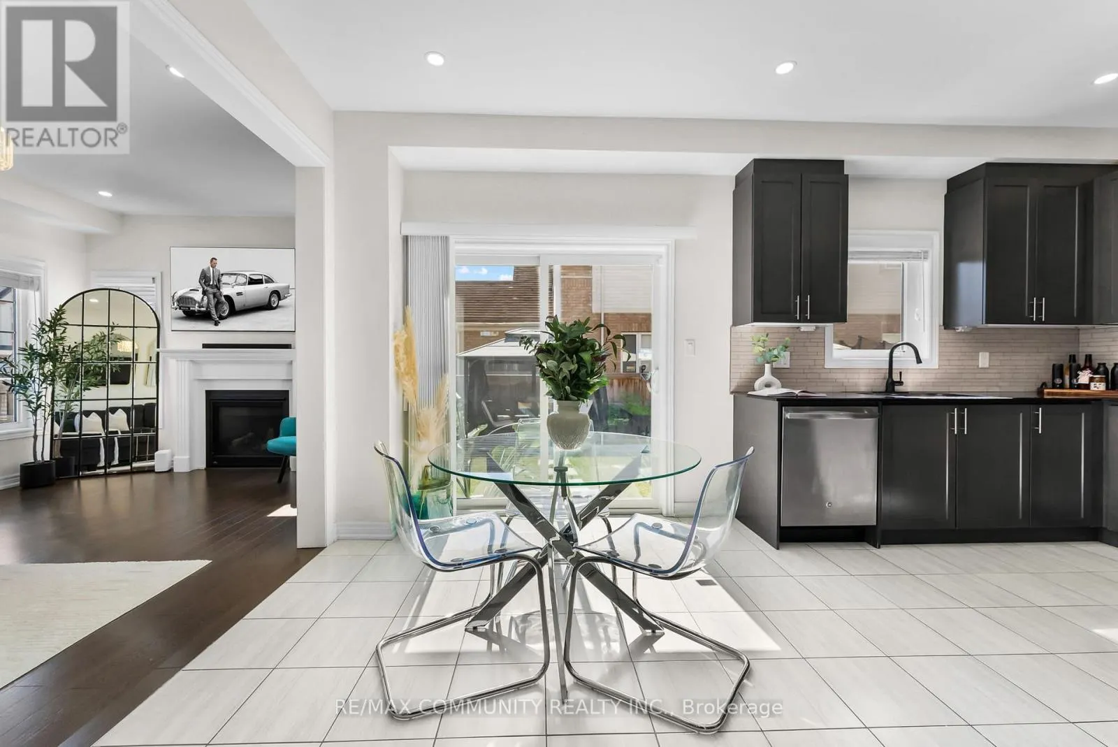 279 KENNETH COLE DRIVE