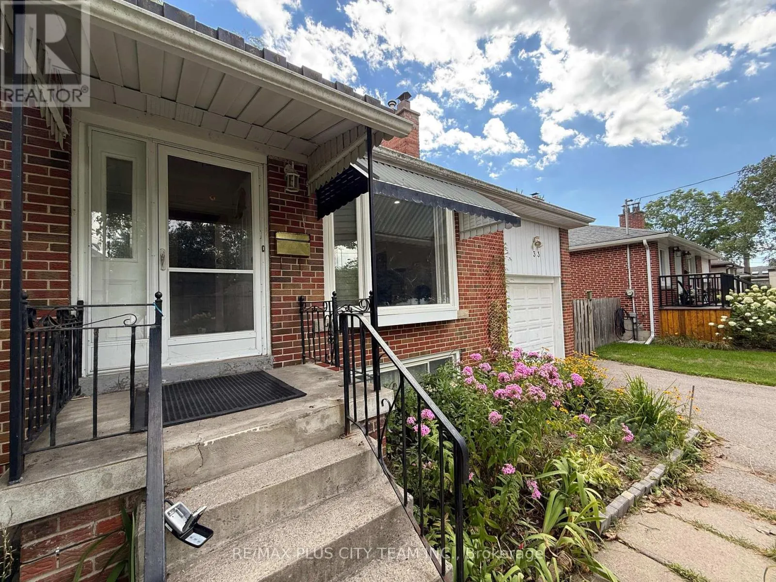 33 WINDSOR DRIVE