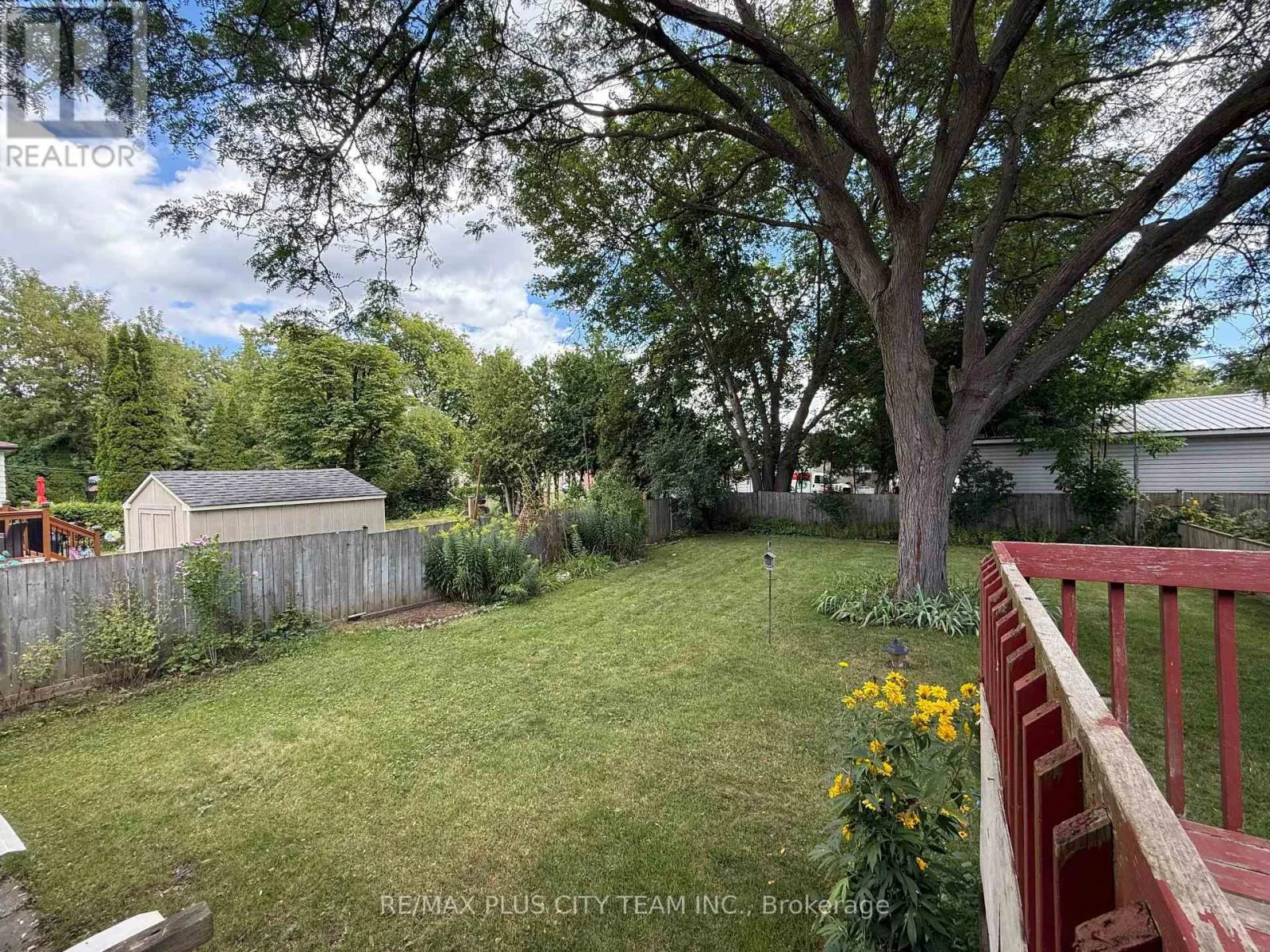 33 WINDSOR DRIVE