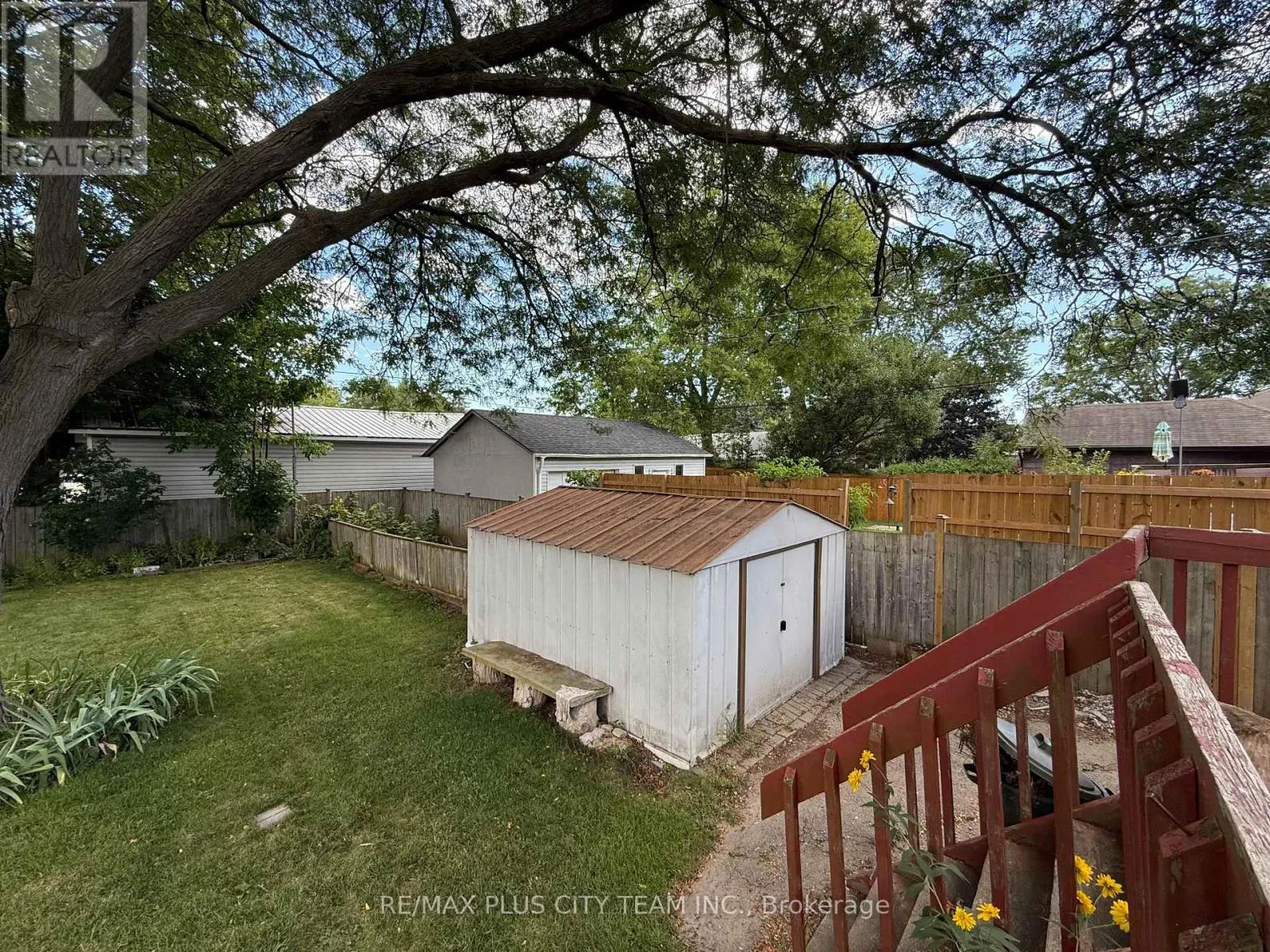 33 WINDSOR DRIVE