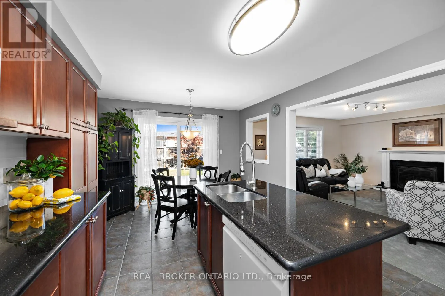 615 OXBOW CRESCENT