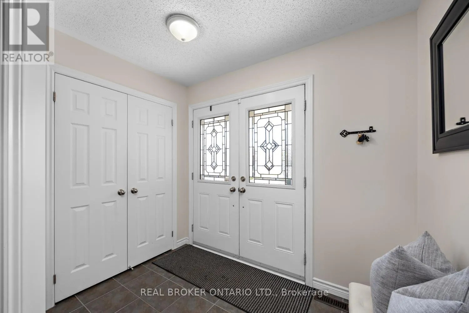 615 OXBOW CRESCENT
