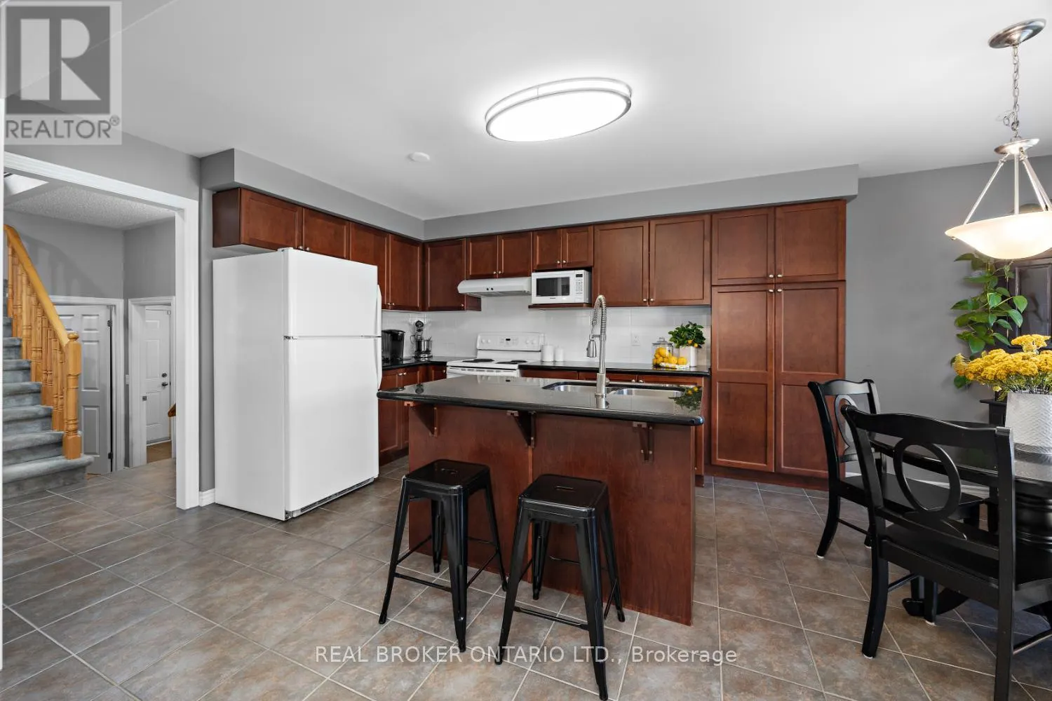 615 OXBOW CRESCENT