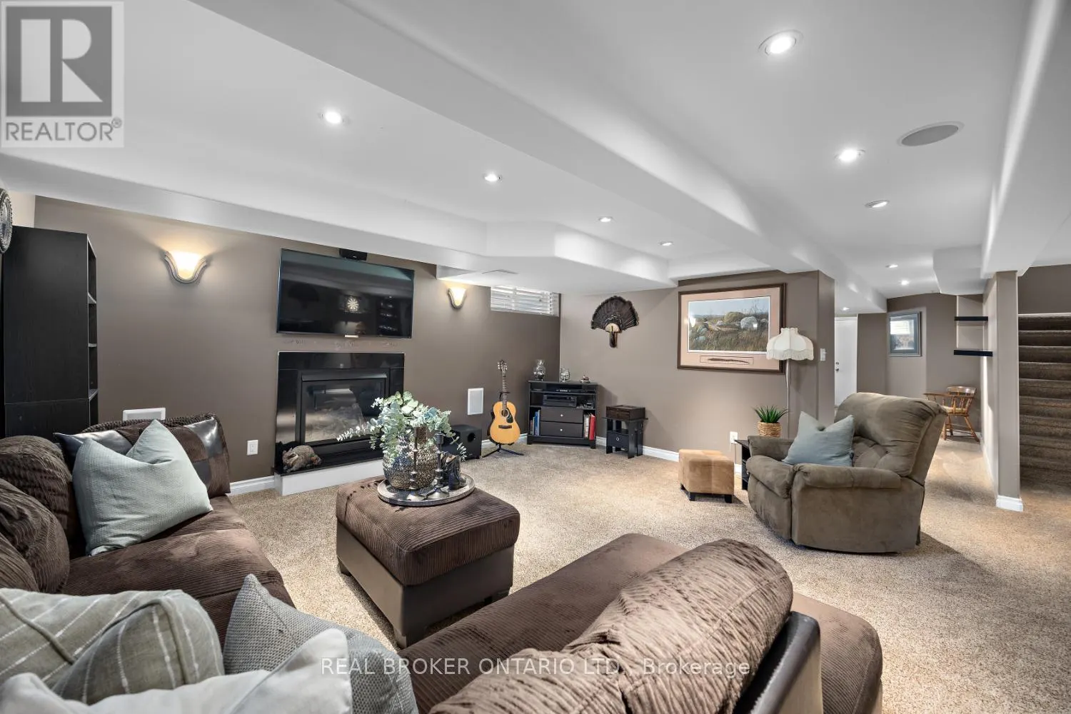 615 OXBOW CRESCENT