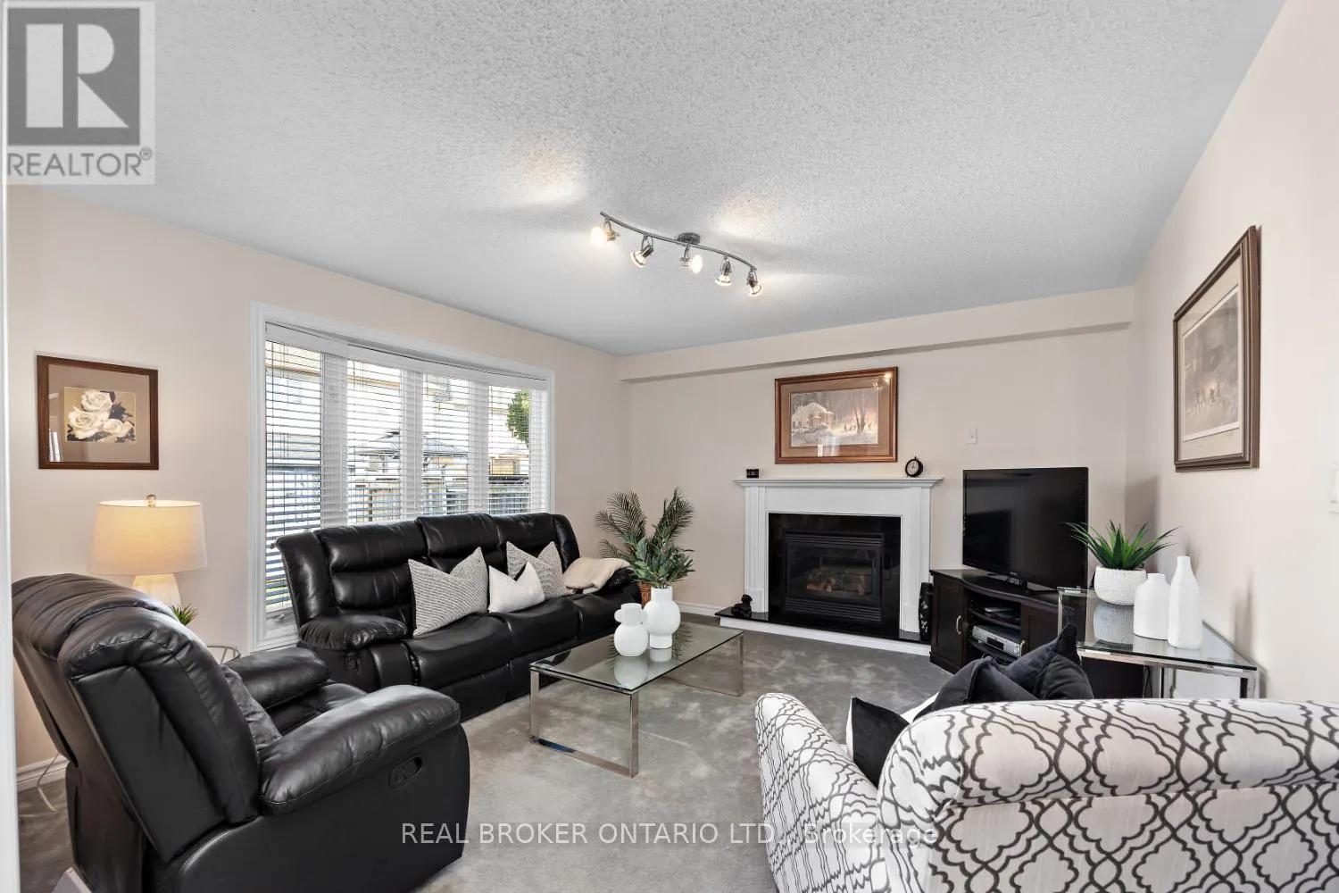 615 OXBOW CRESCENT