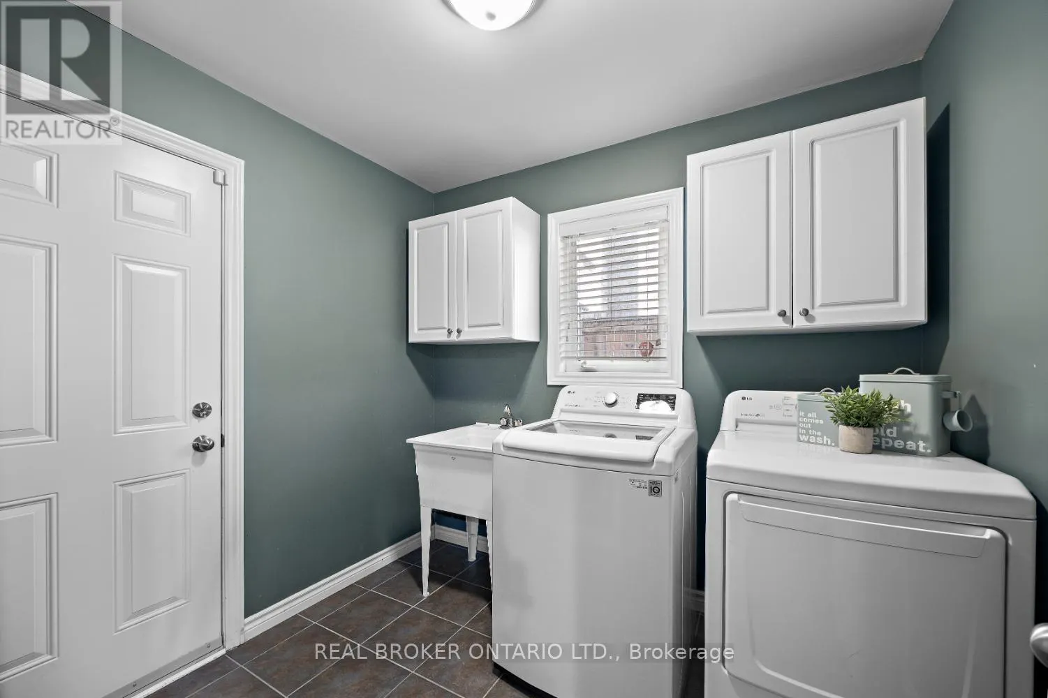 615 OXBOW CRESCENT