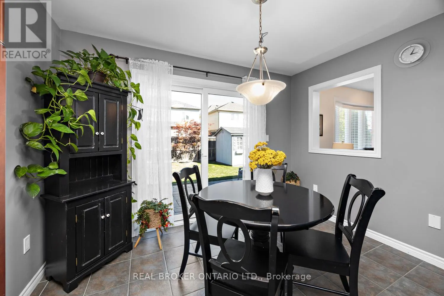 615 OXBOW CRESCENT
