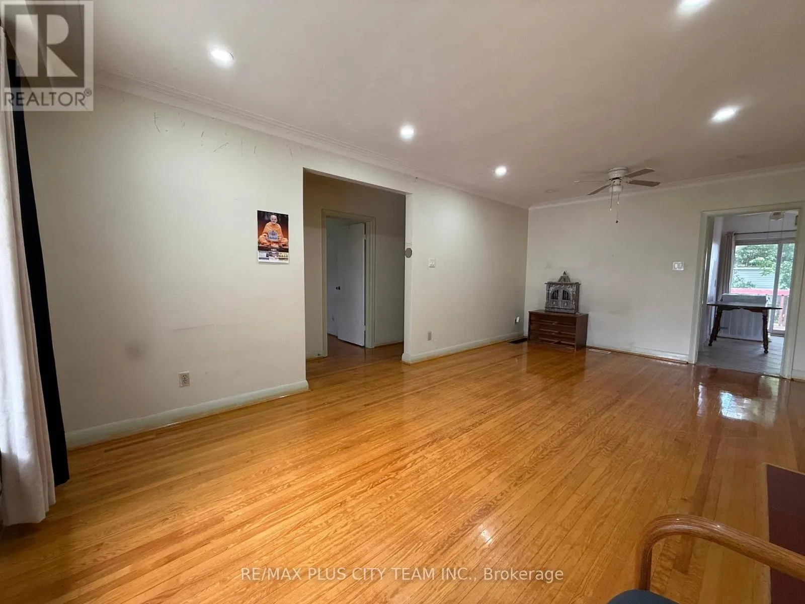 MAIN - 33 WINDSOR DRIVE