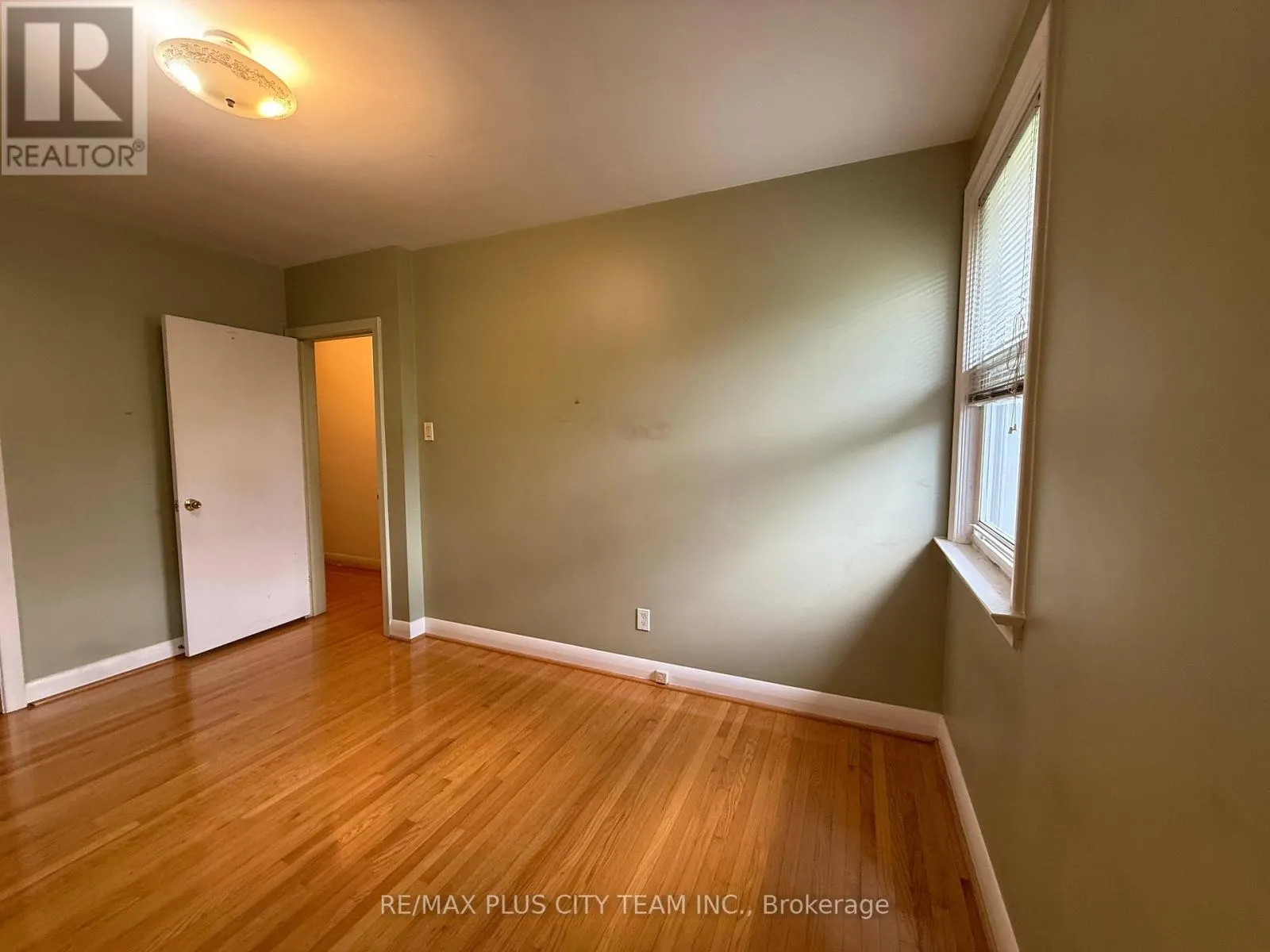 MAIN - 33 WINDSOR DRIVE