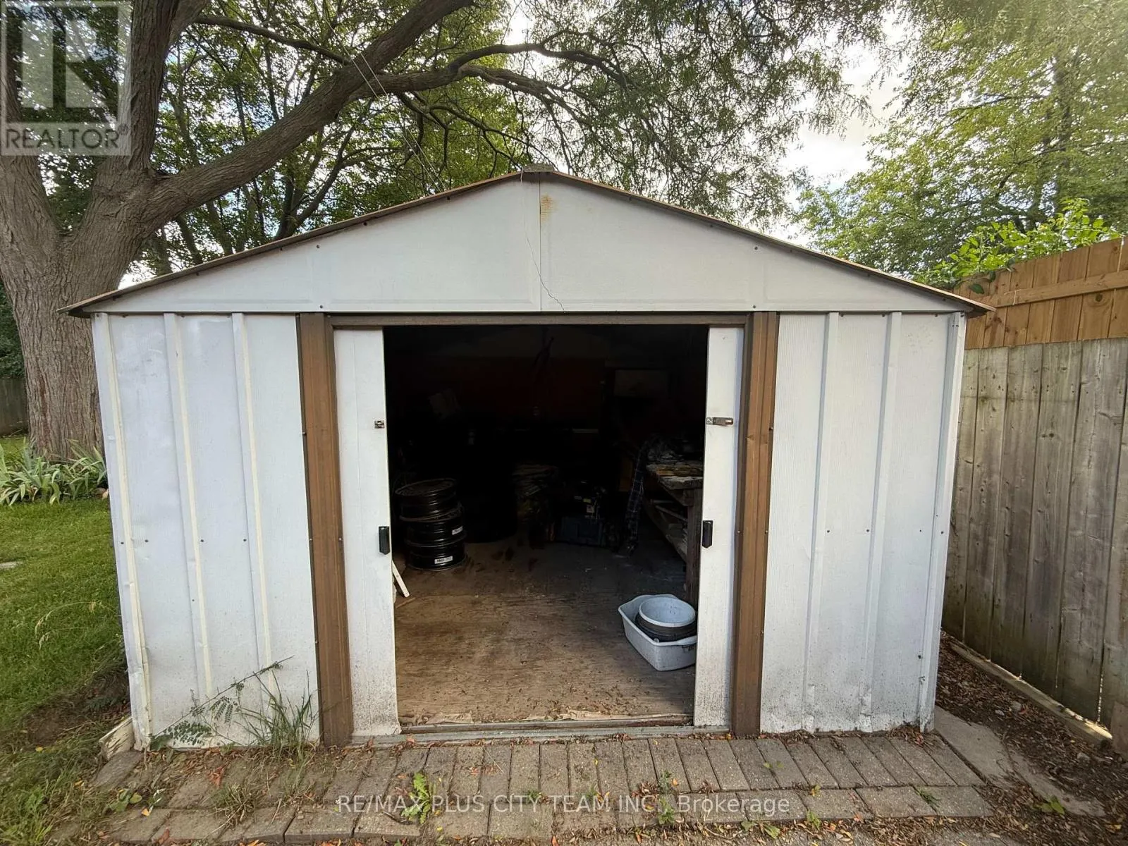 MAIN - 33 WINDSOR DRIVE