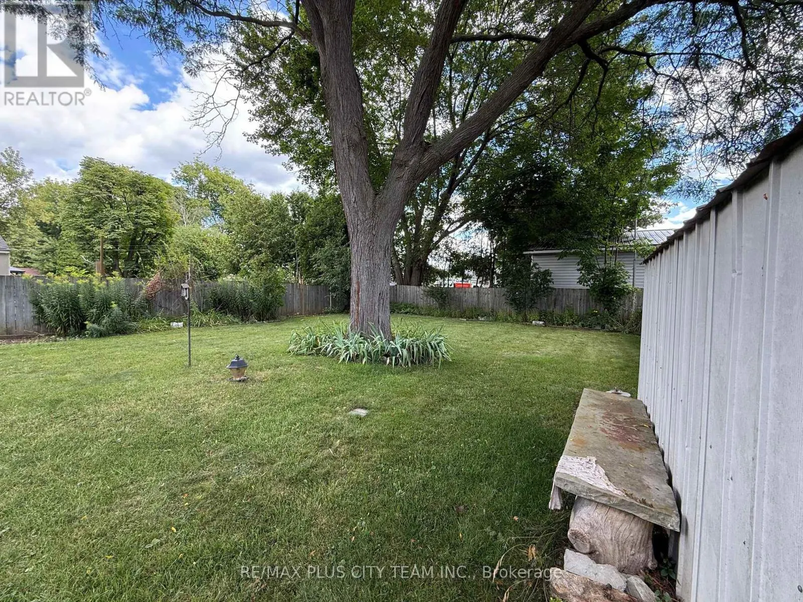 MAIN - 33 WINDSOR DRIVE