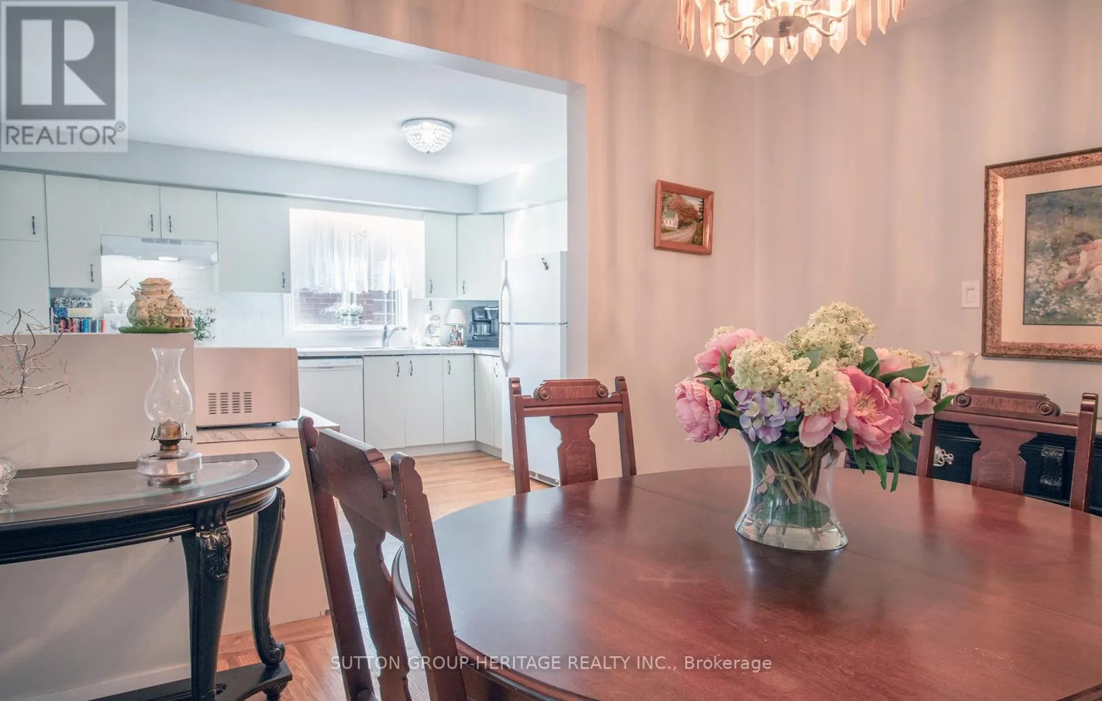 3 RHYDWEN AVENUE