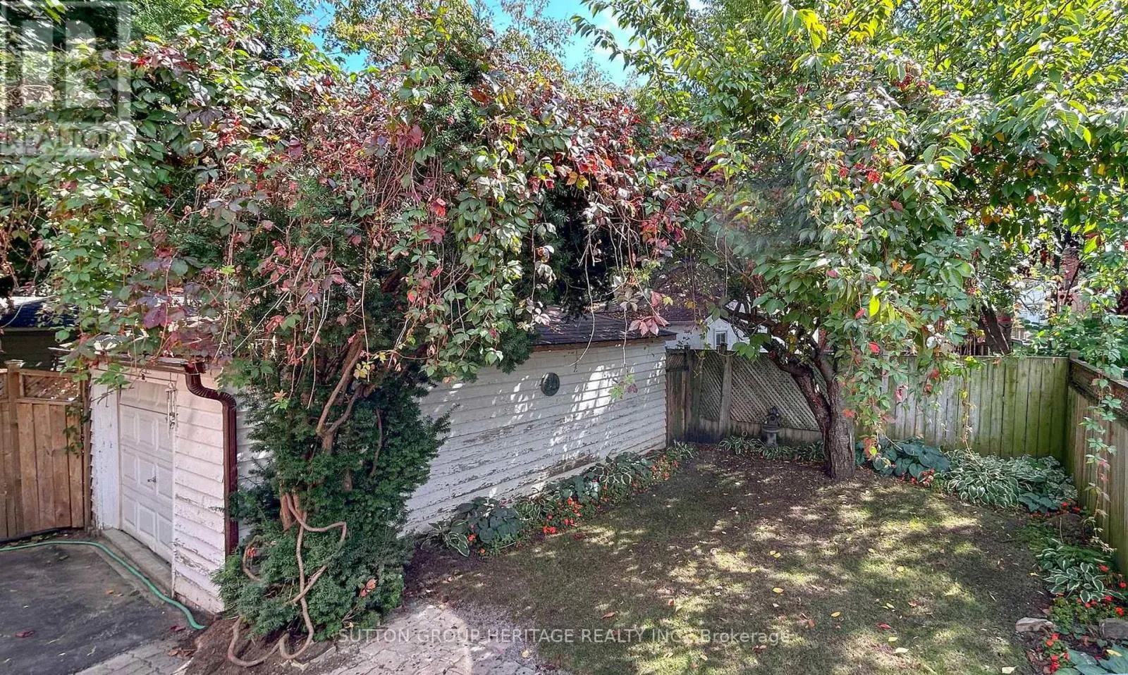 3 RHYDWEN AVENUE
