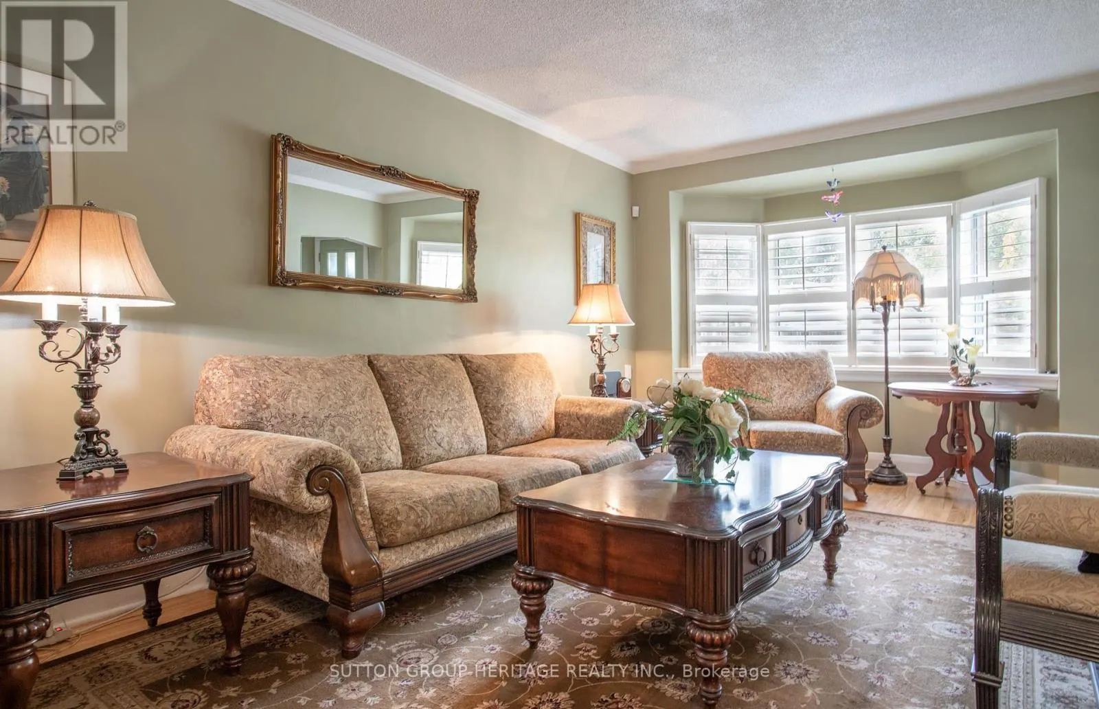 3 RHYDWEN AVENUE
