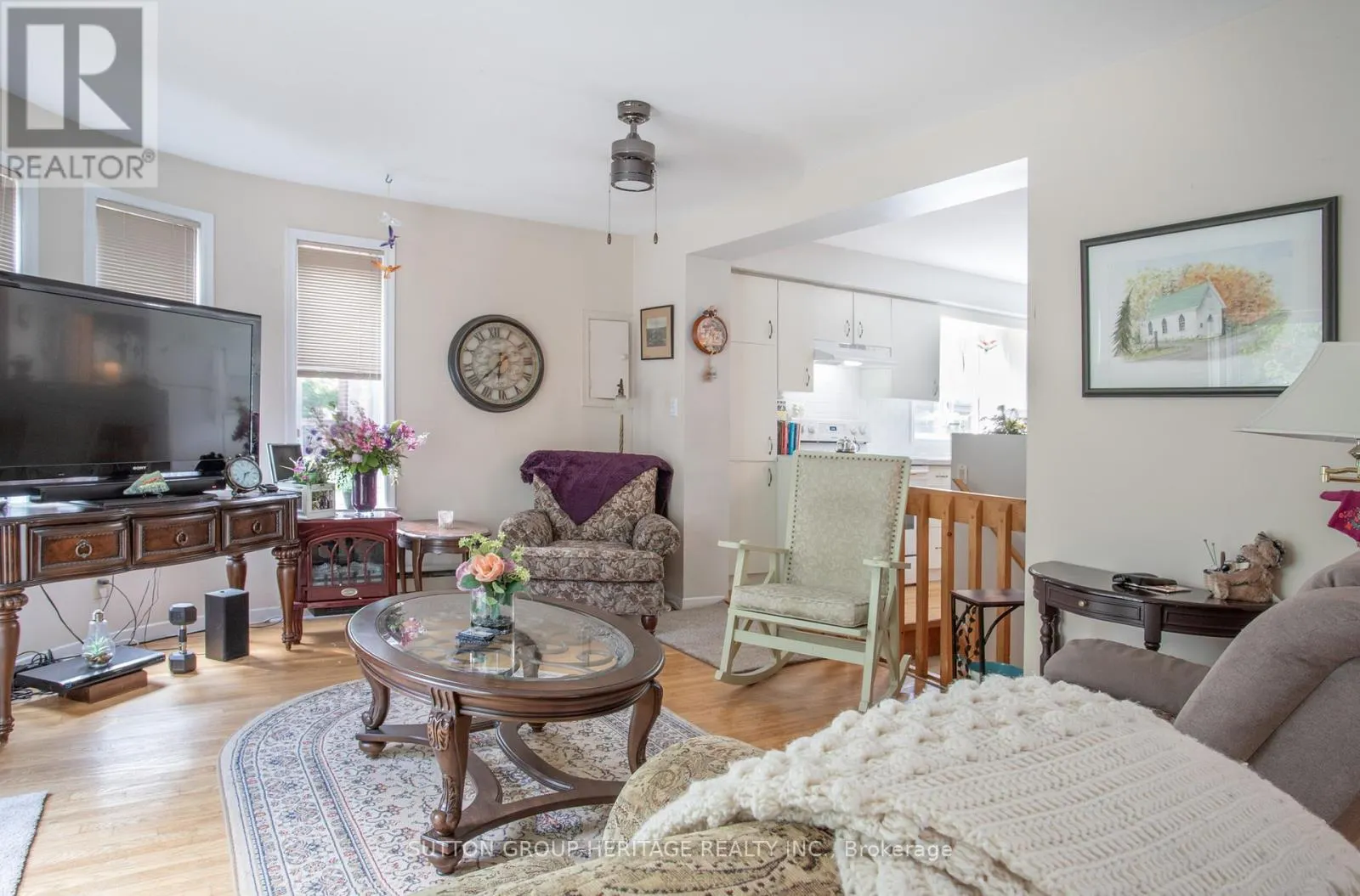 3 RHYDWEN AVENUE