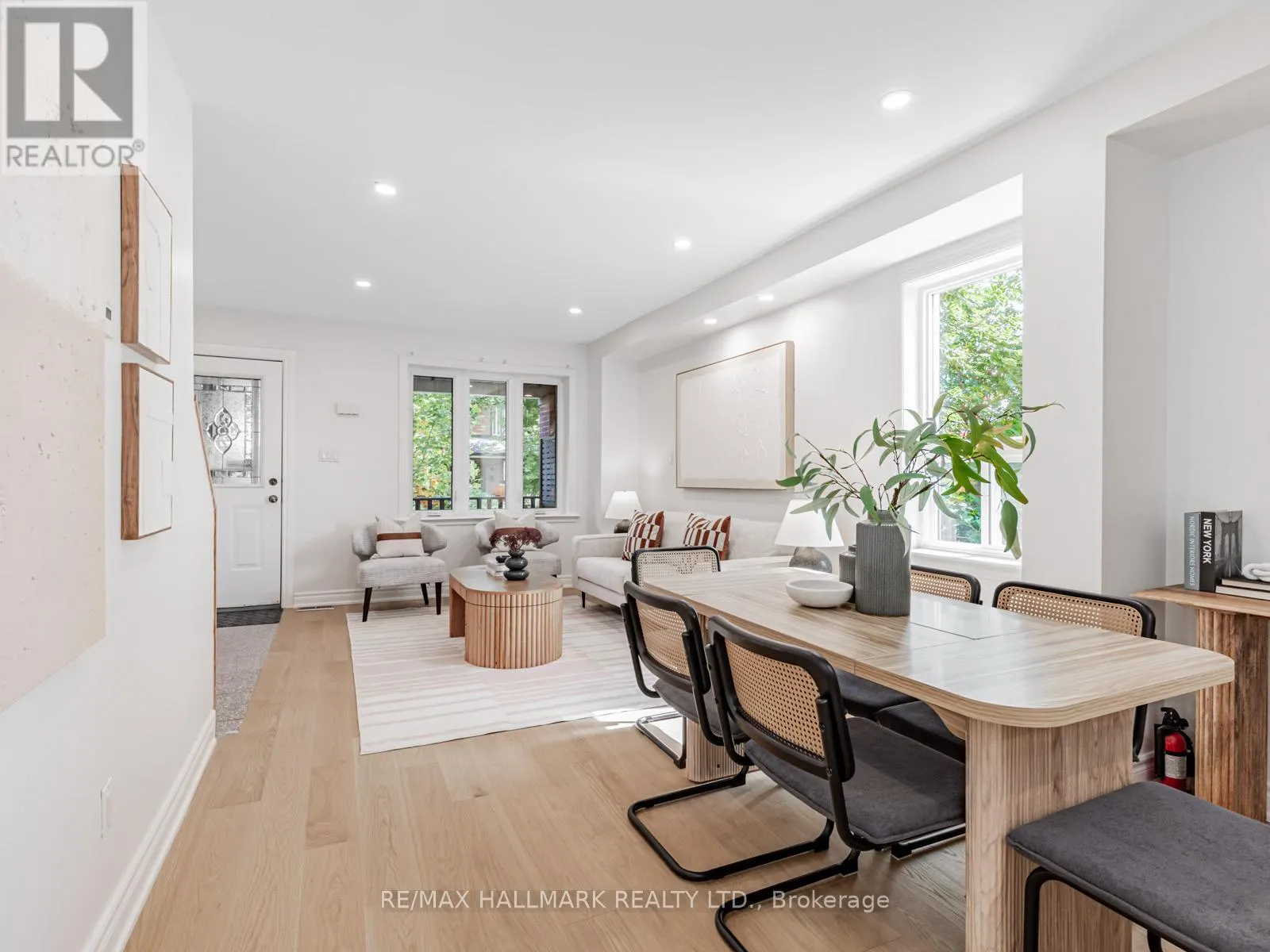 8 REDWOOD AVENUE
