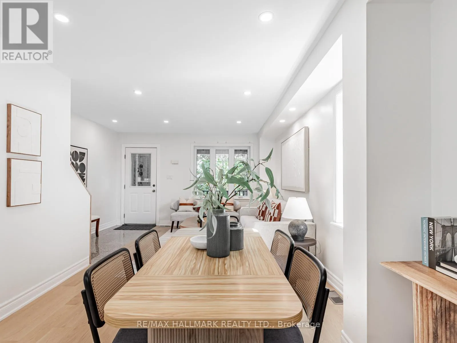 8 REDWOOD AVENUE