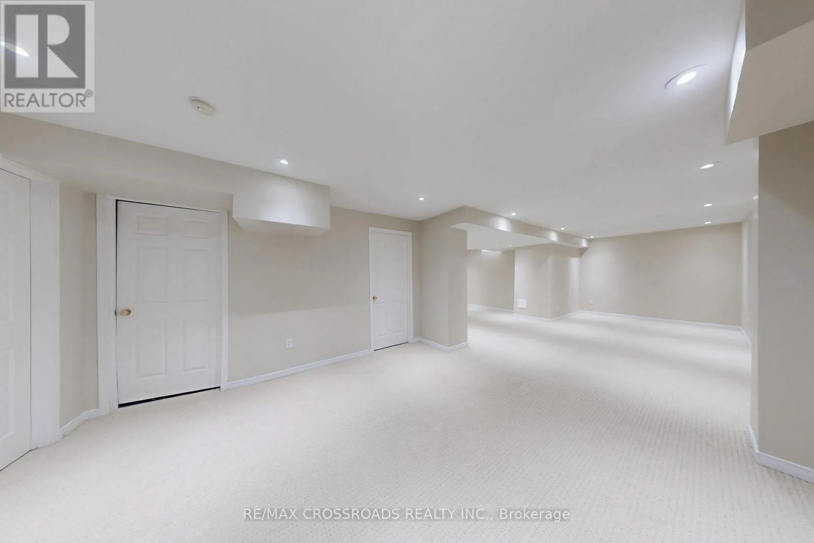 29 REGATTA CRESCENT