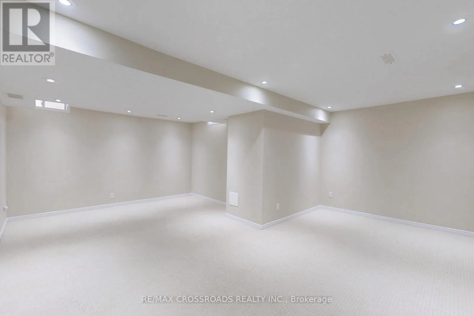 29 REGATTA CRESCENT