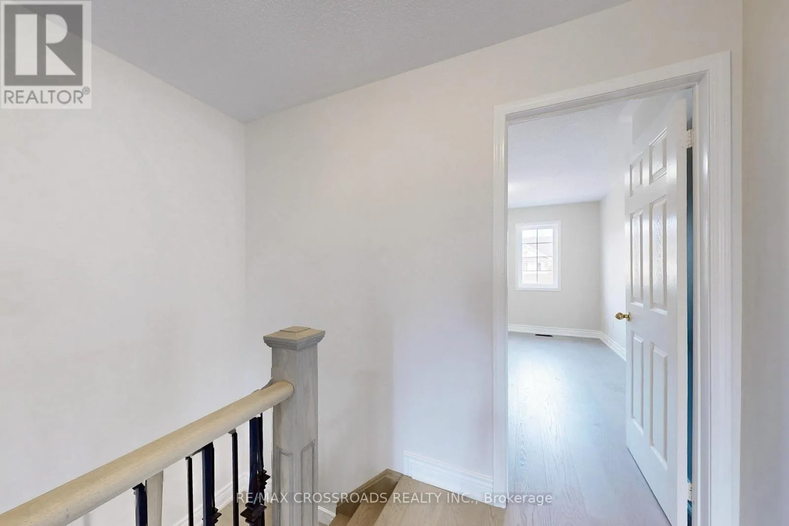 29 REGATTA CRESCENT