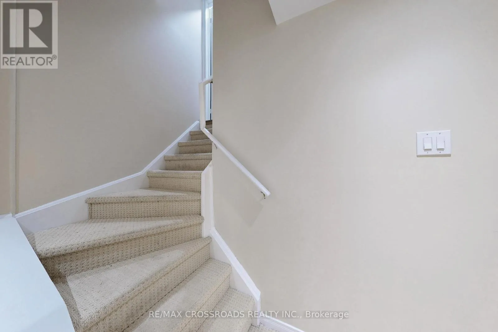 29 REGATTA CRESCENT