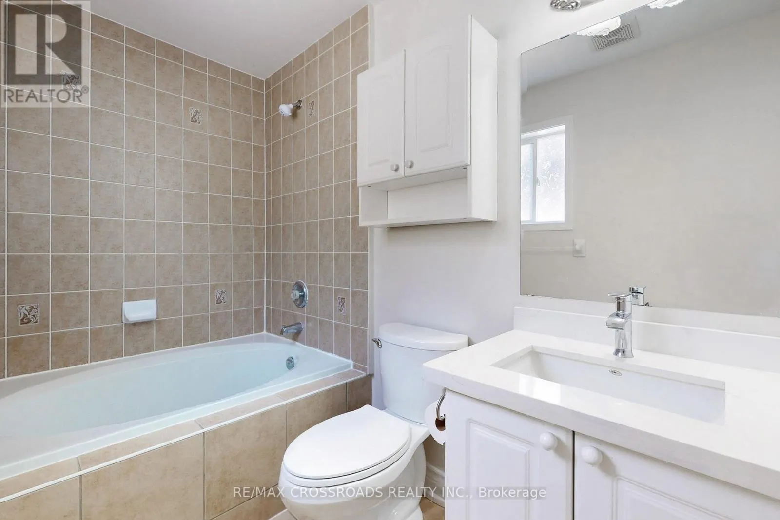 29 REGATTA CRESCENT