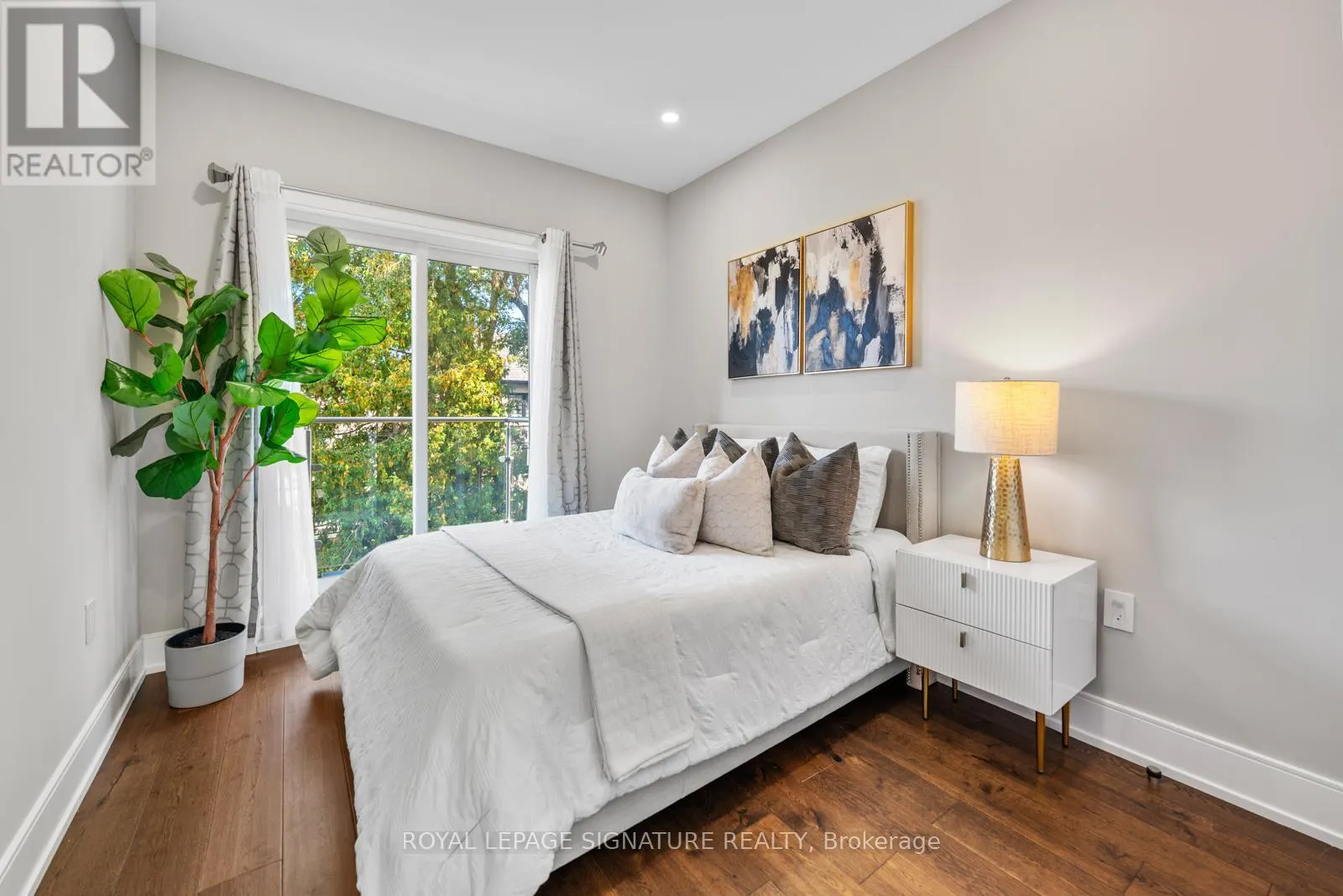 59A BEXHILL AVENUE