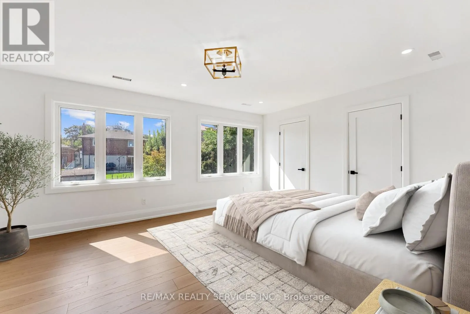 49 GREENDOWNS DRIVE