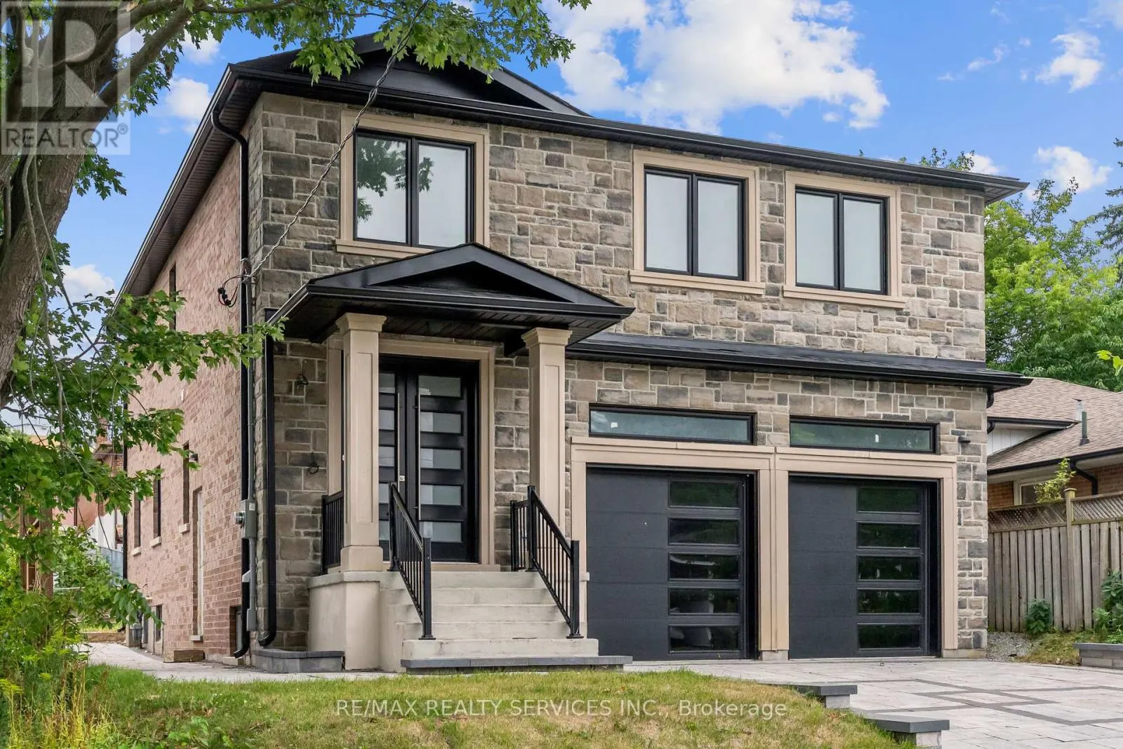 49 GREENDOWNS DRIVE