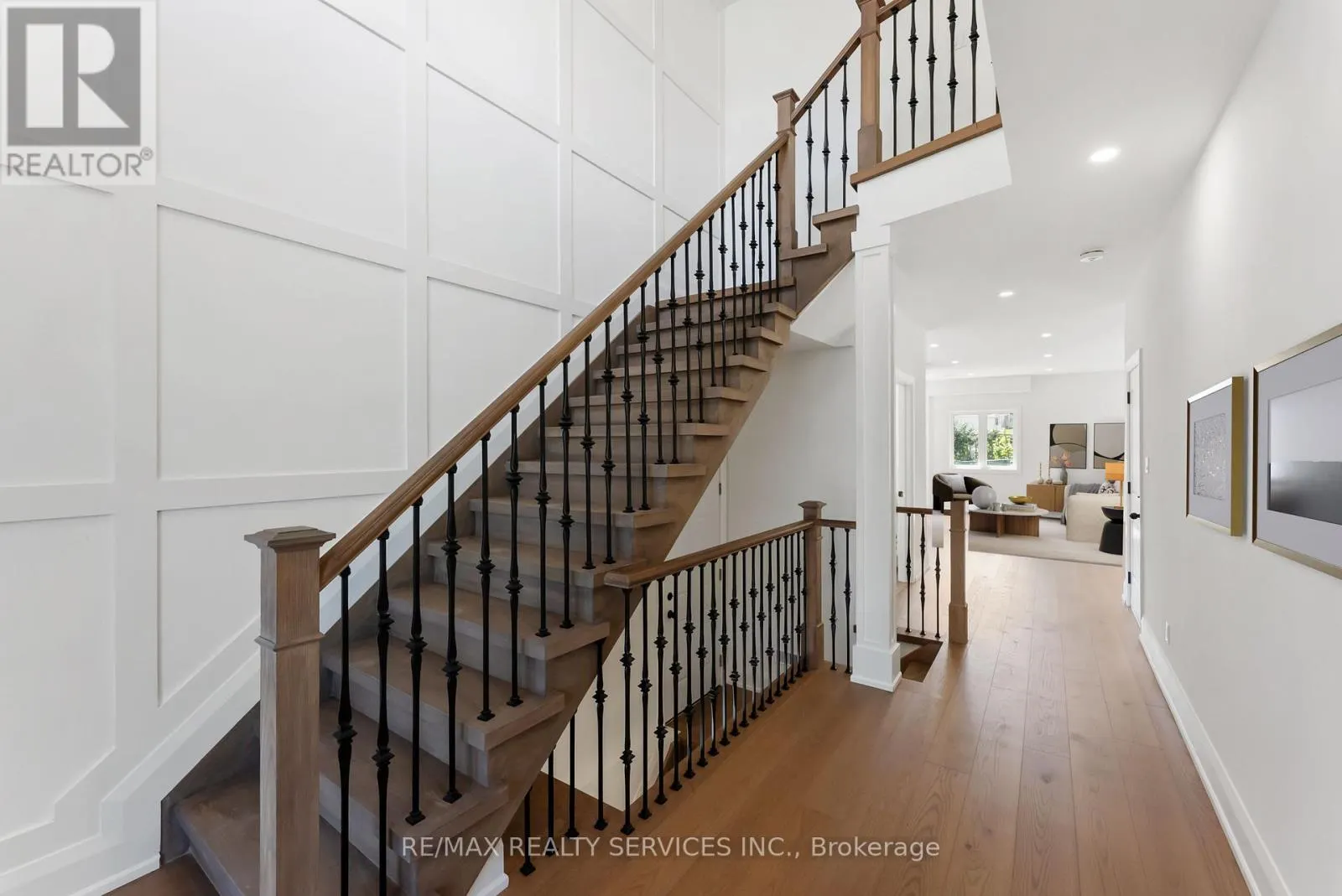 49 GREENDOWNS DRIVE