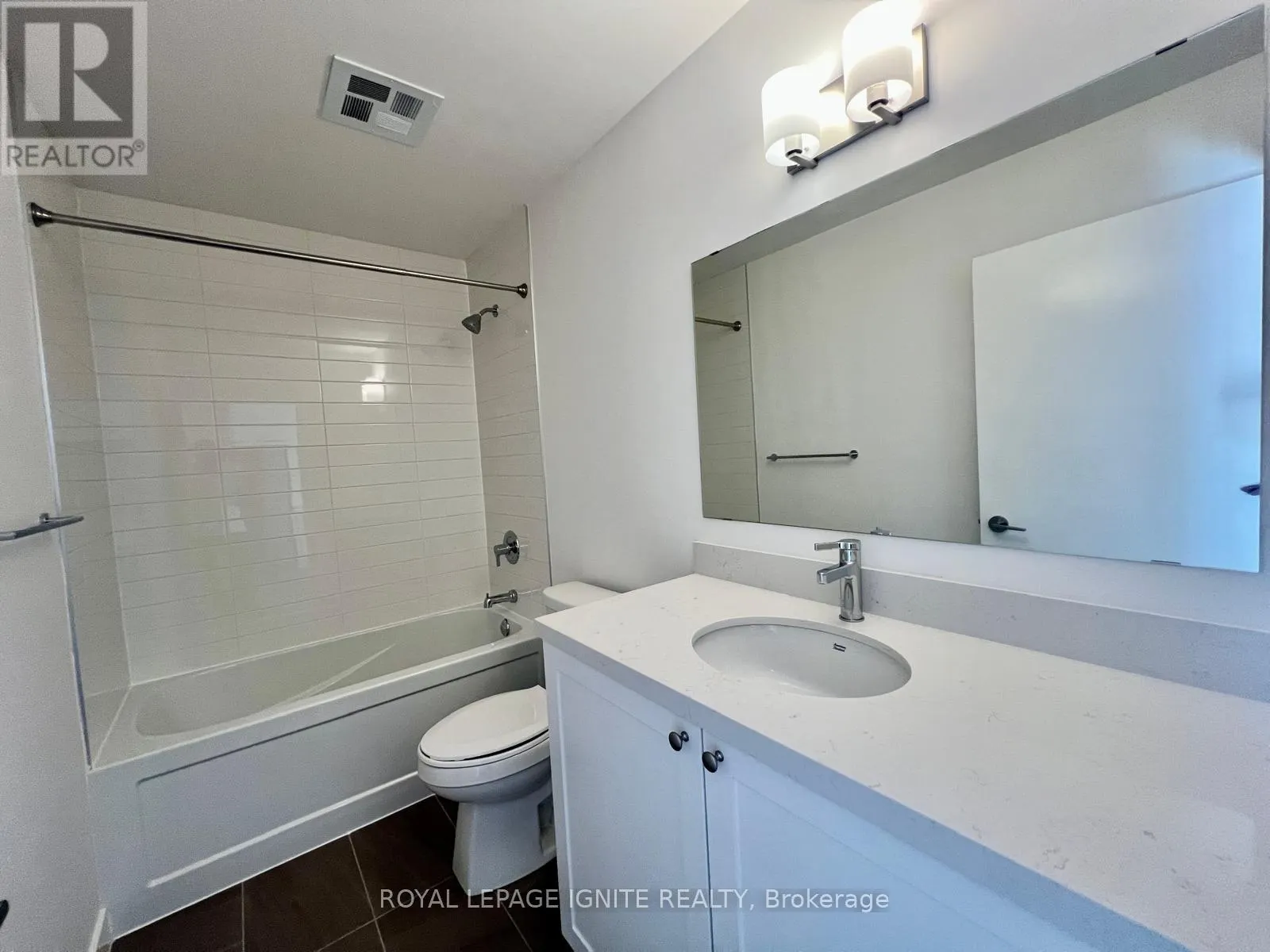 1111 - 55 CLARINGTON BOULEVARD