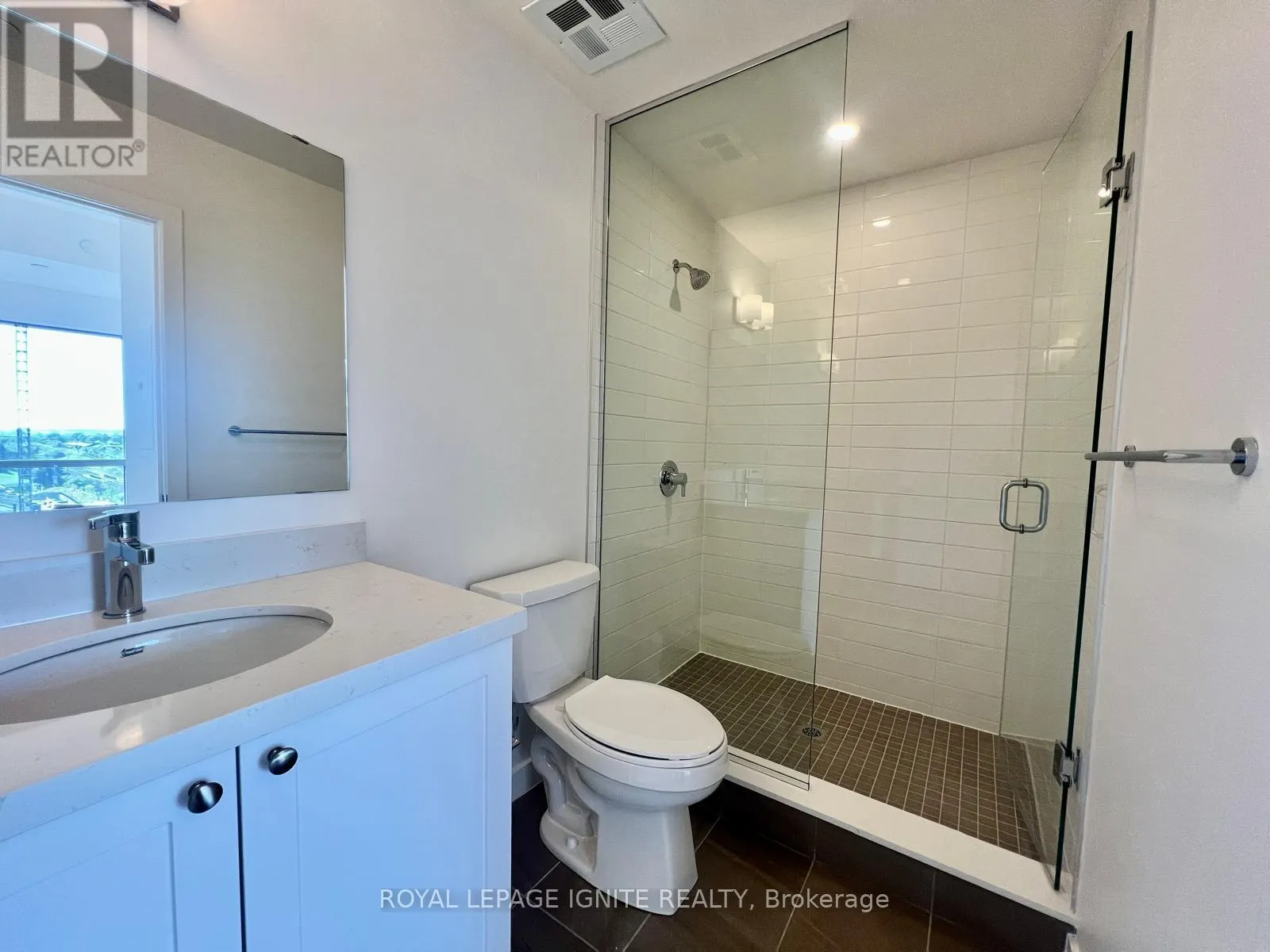 1111 - 55 CLARINGTON BOULEVARD