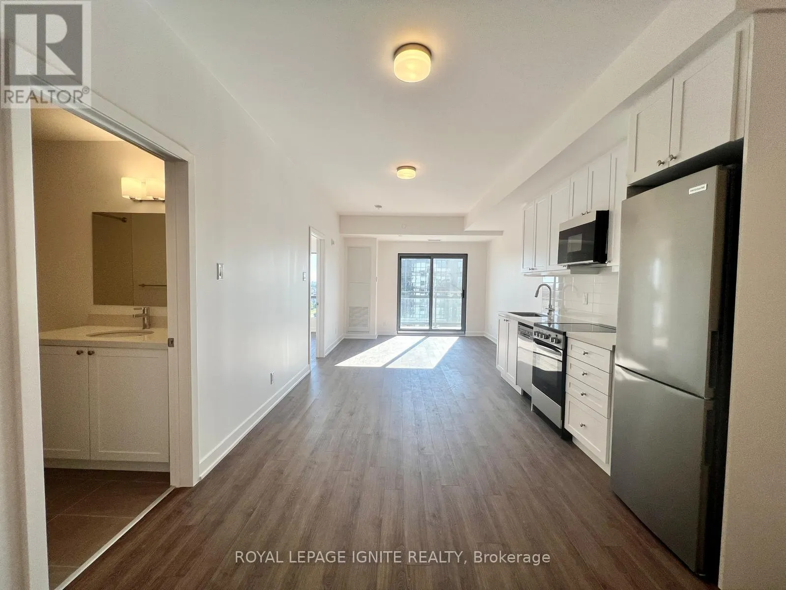 1111 - 55 CLARINGTON BOULEVARD