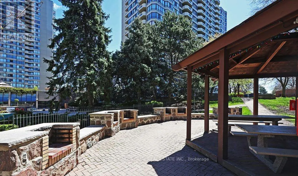 1808 - 225 BAMBURGH CIRCLE