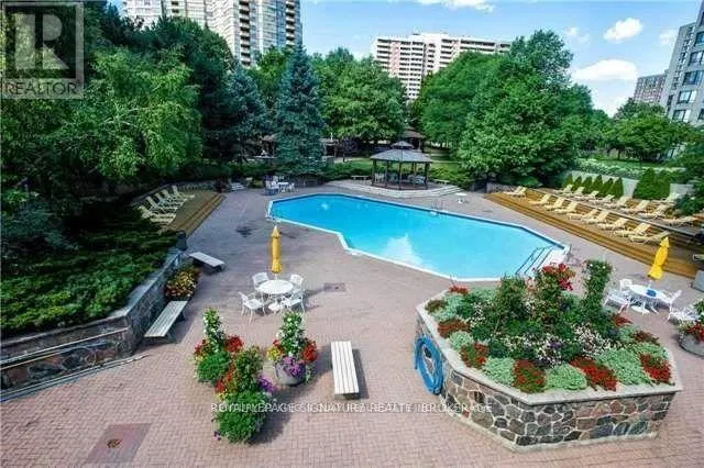 1808 - 225 BAMBURGH CIRCLE