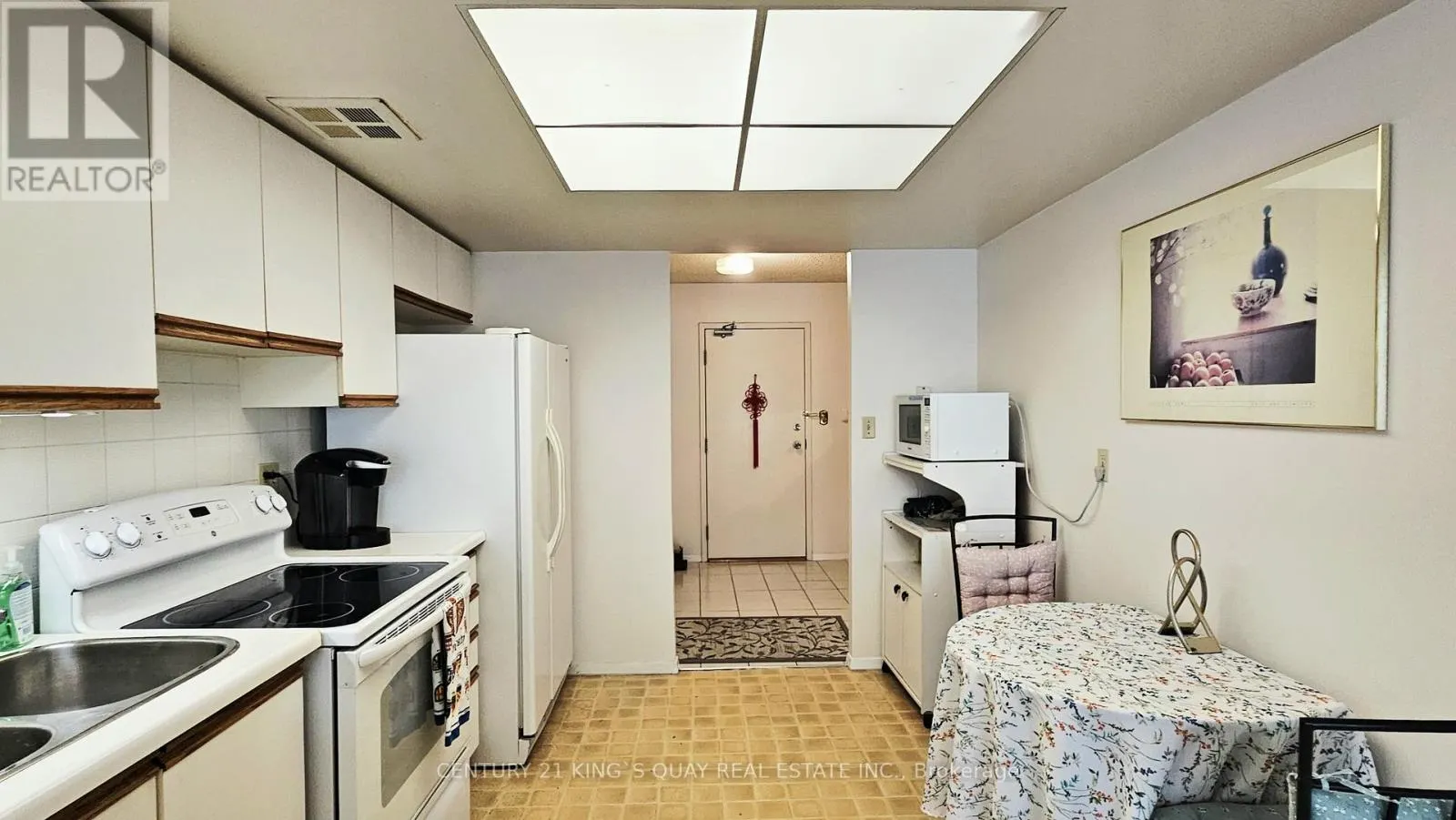 1808 - 225 BAMBURGH CIRCLE