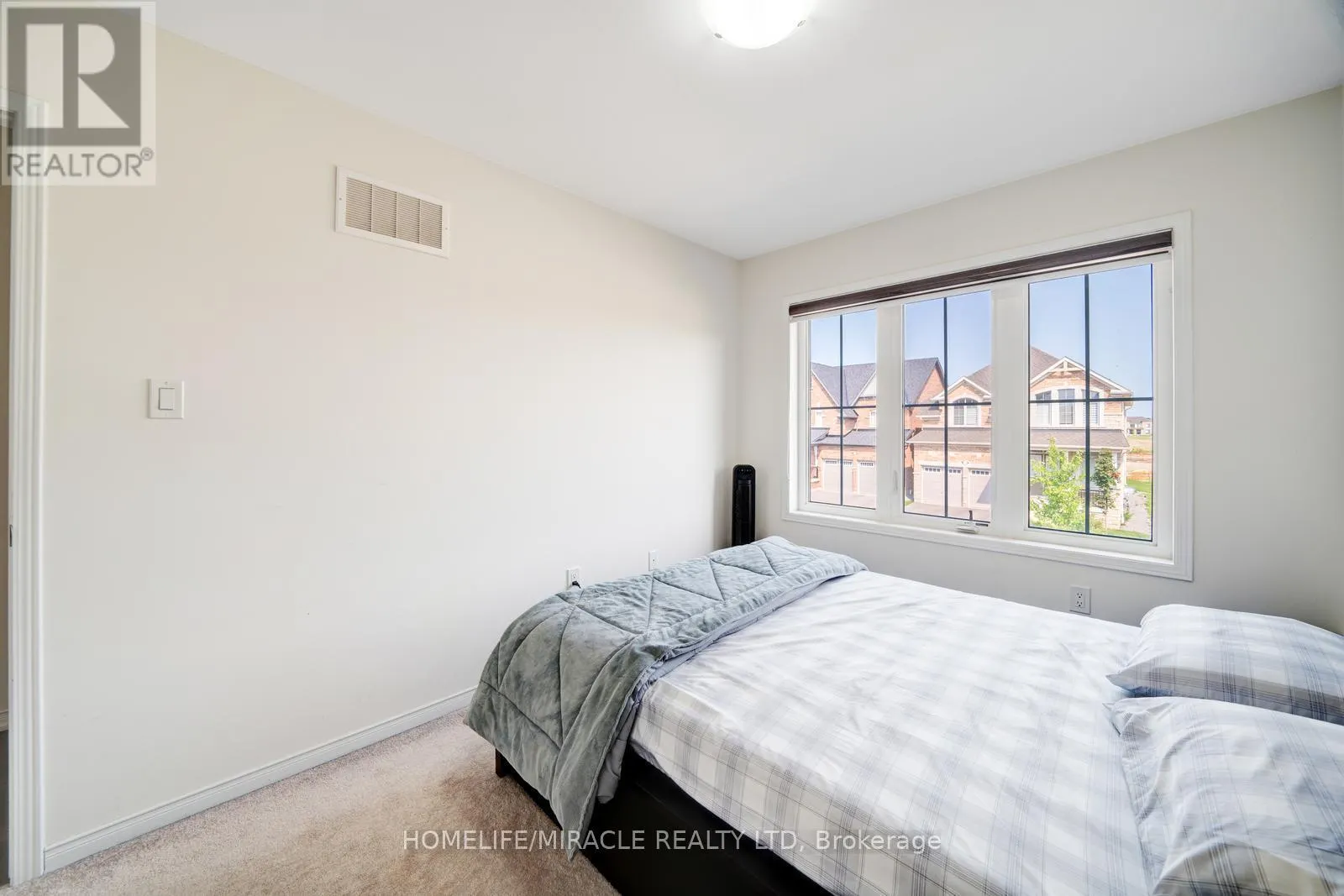 63 AUCKLAND DRIVE