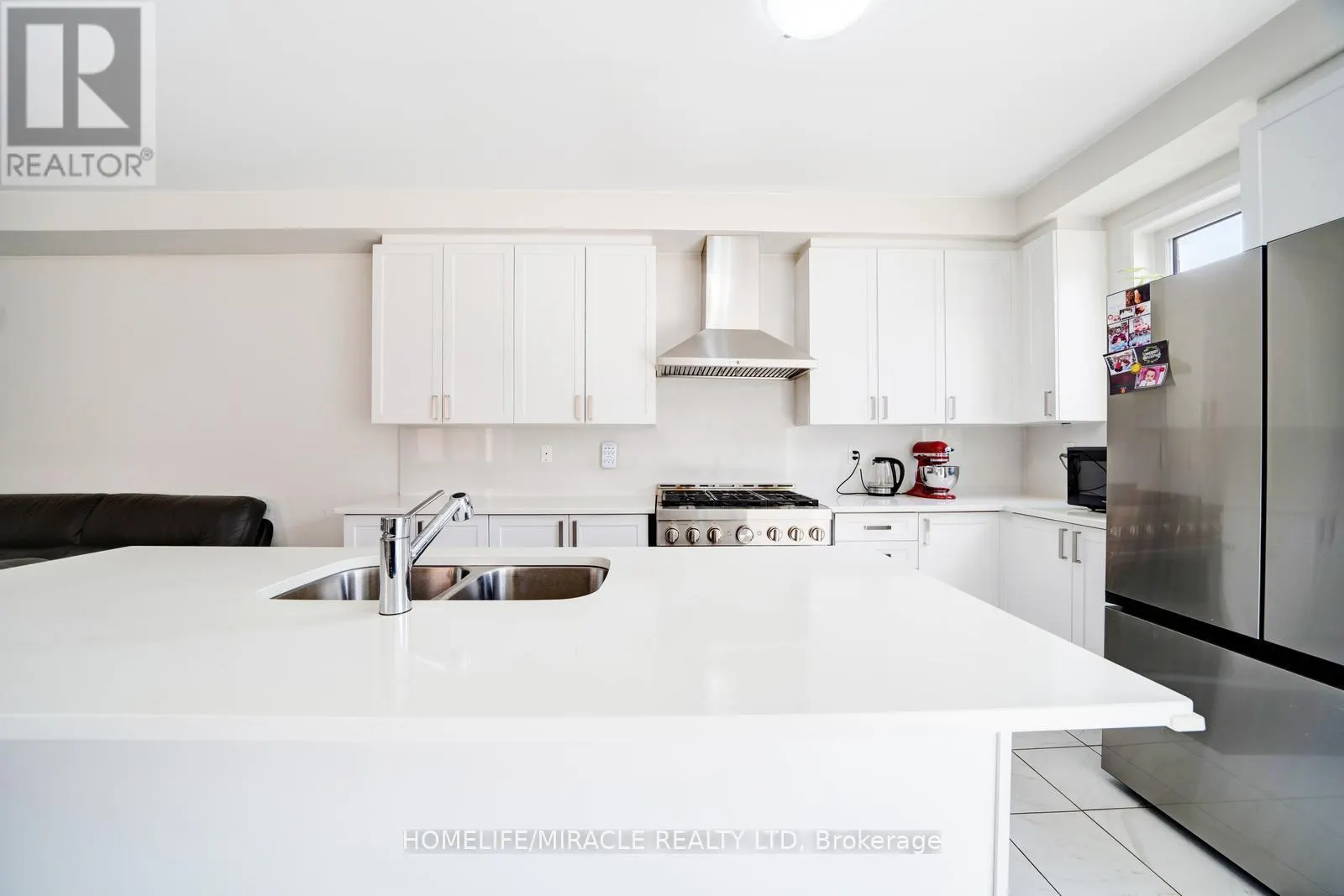 63 AUCKLAND DRIVE