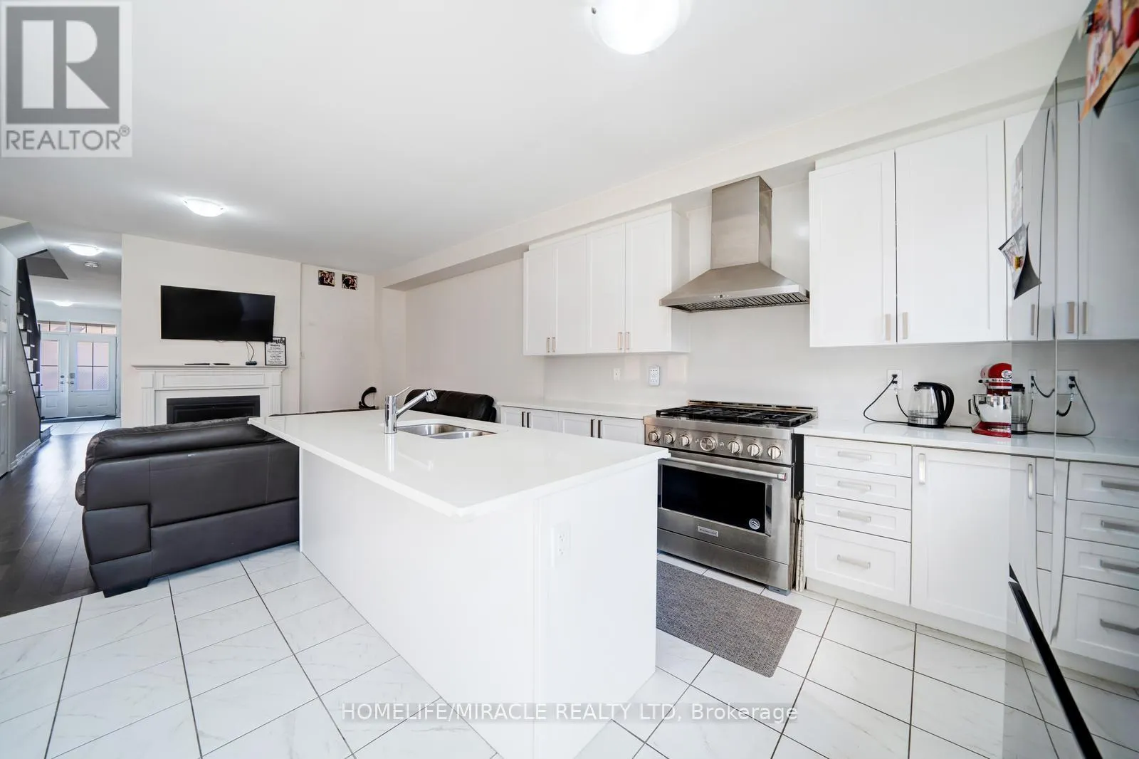 63 AUCKLAND DRIVE