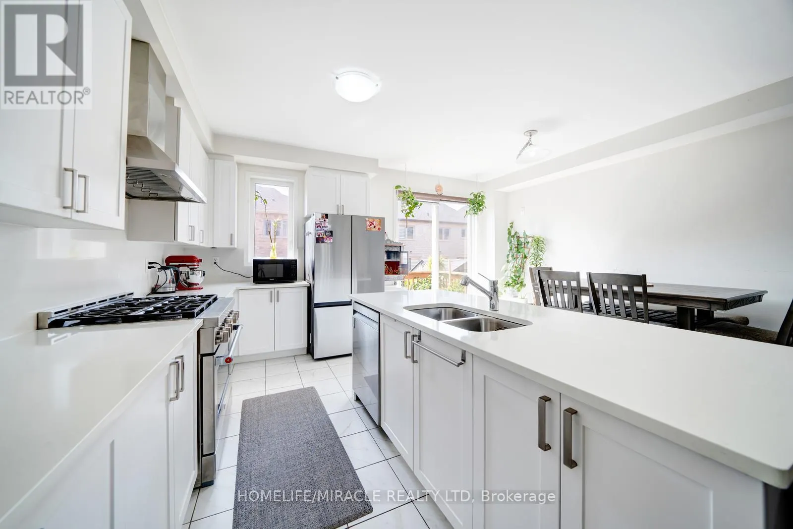 63 AUCKLAND DRIVE
