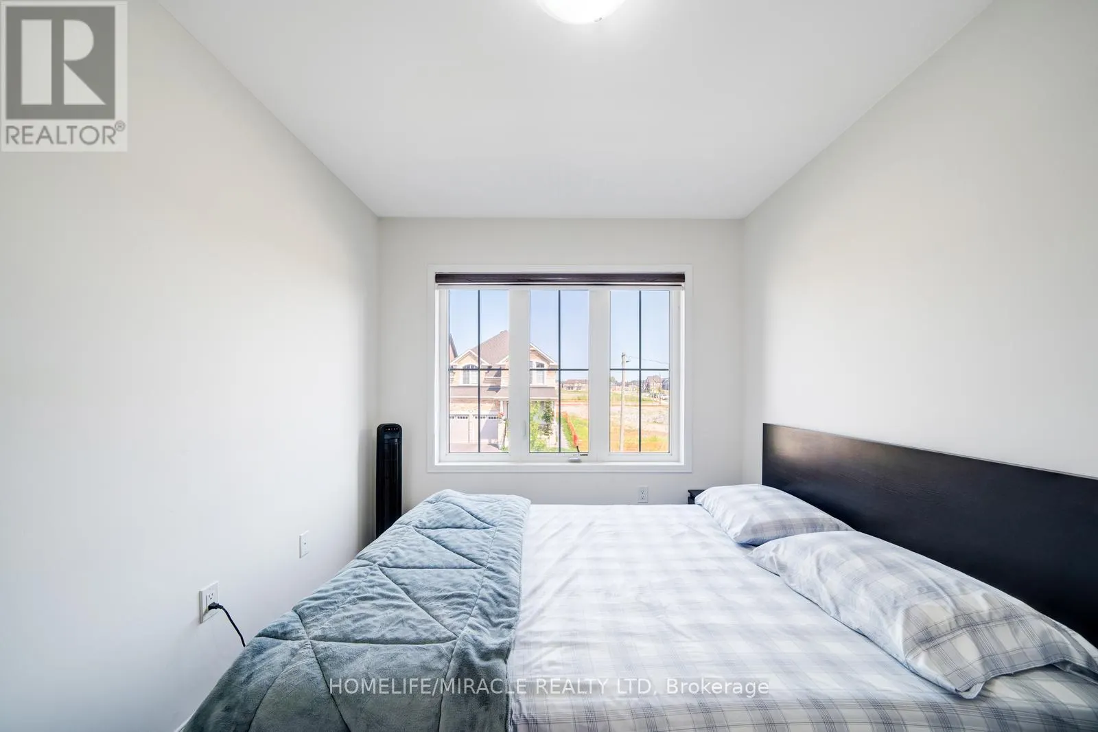 63 AUCKLAND DRIVE