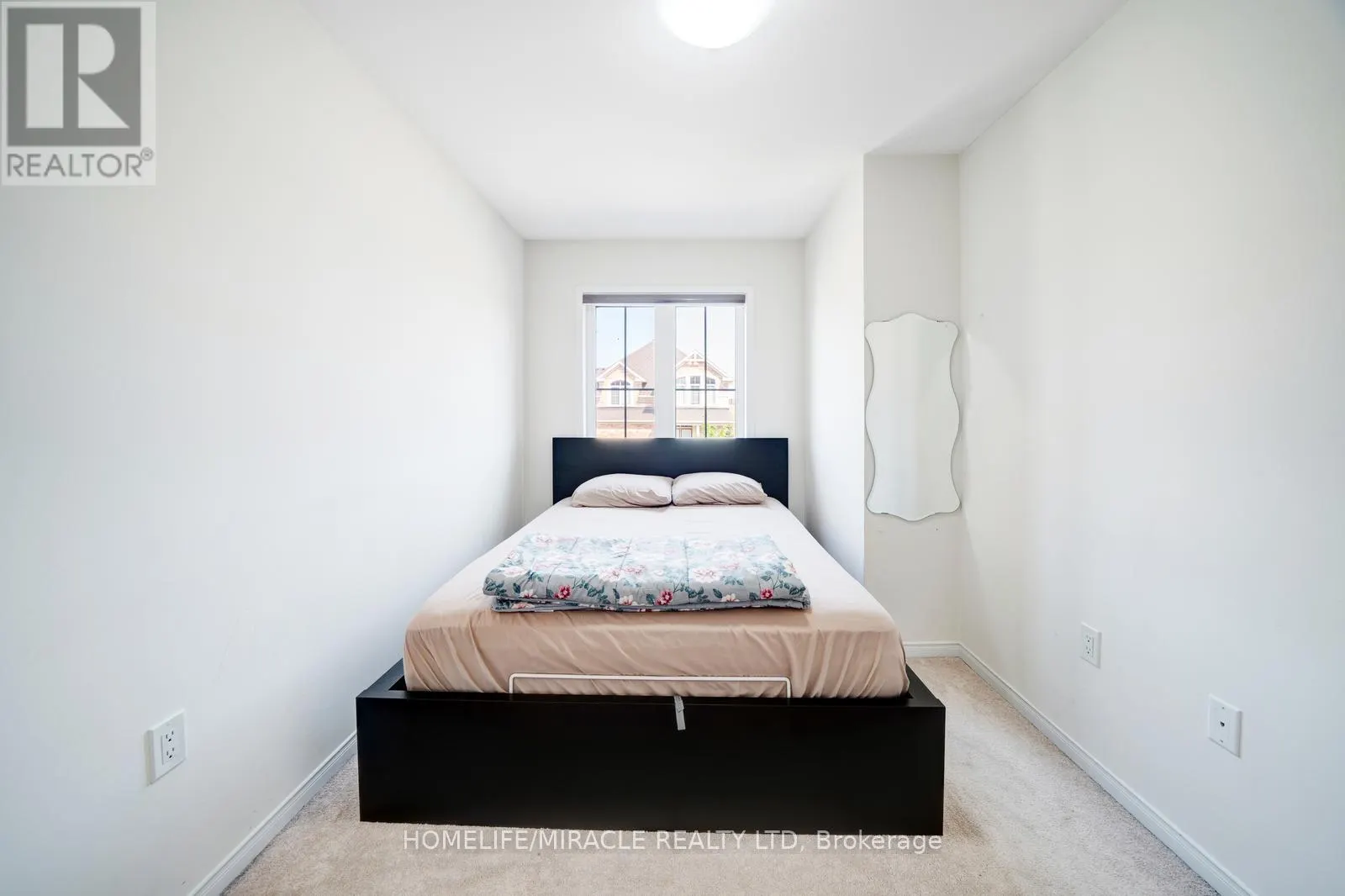 63 AUCKLAND DRIVE