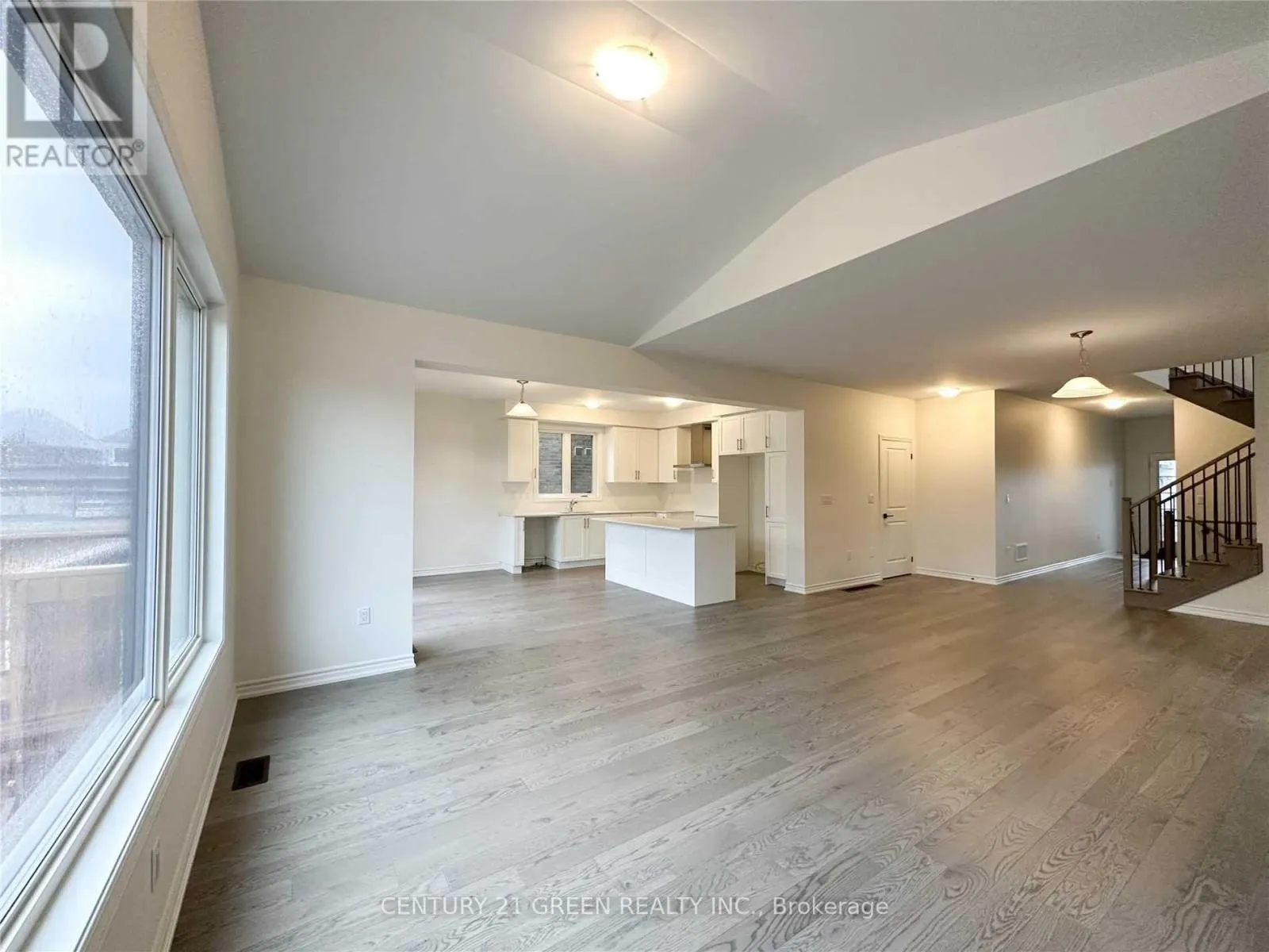 424 CORONATION ROAD