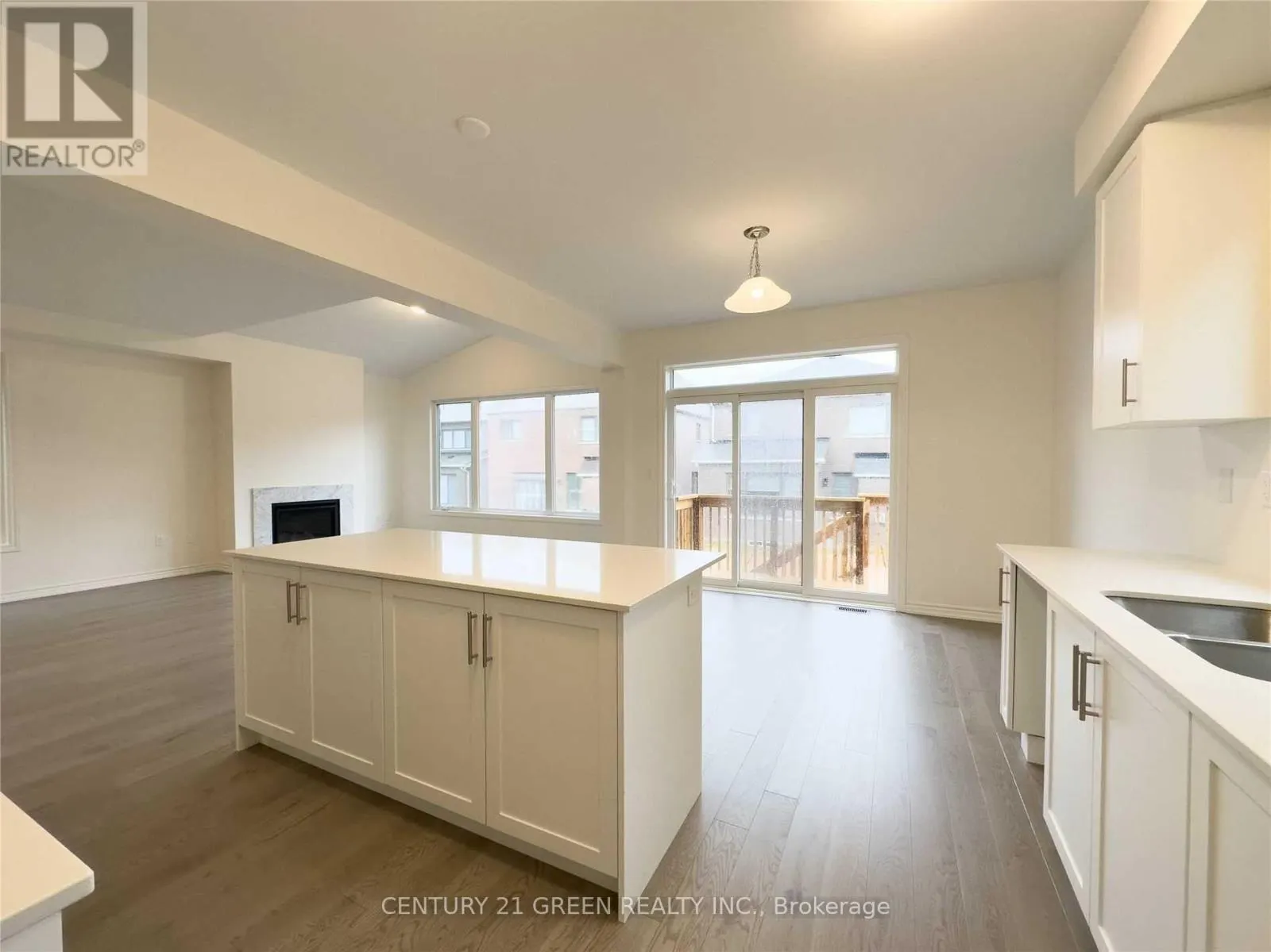 424 CORONATION ROAD