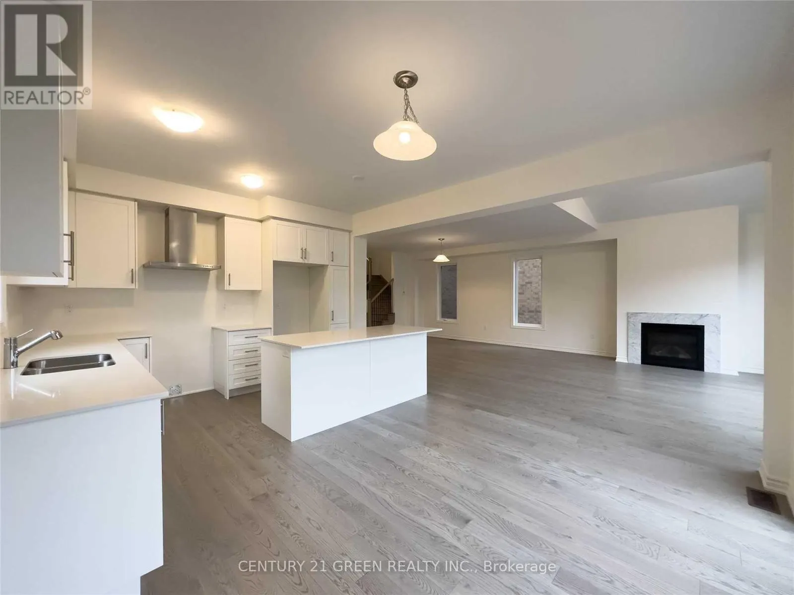 424 CORONATION ROAD