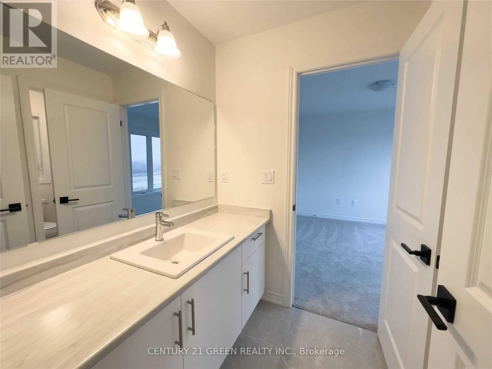 424 CORONATION ROAD